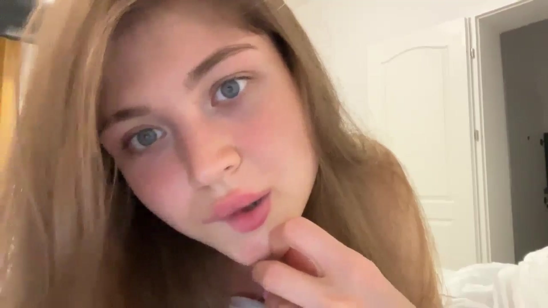 Gallery image thumbnail from Coconut_dream's myfreecams stream on, 08/18/2024, 20:48 image 15 of 20