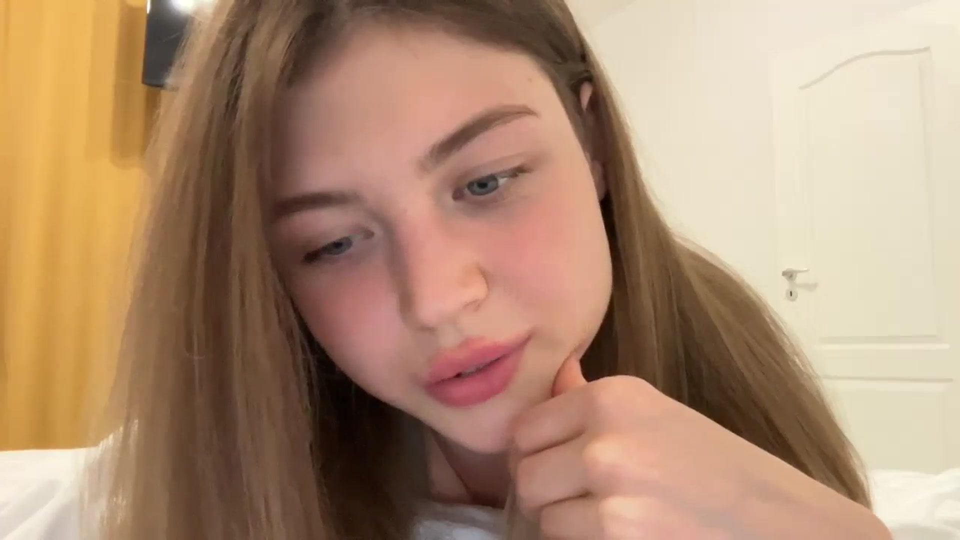 Gallery image thumbnail from Coconut_dream's myfreecams stream on, 08/18/2024, 20:48 image 13 of 20