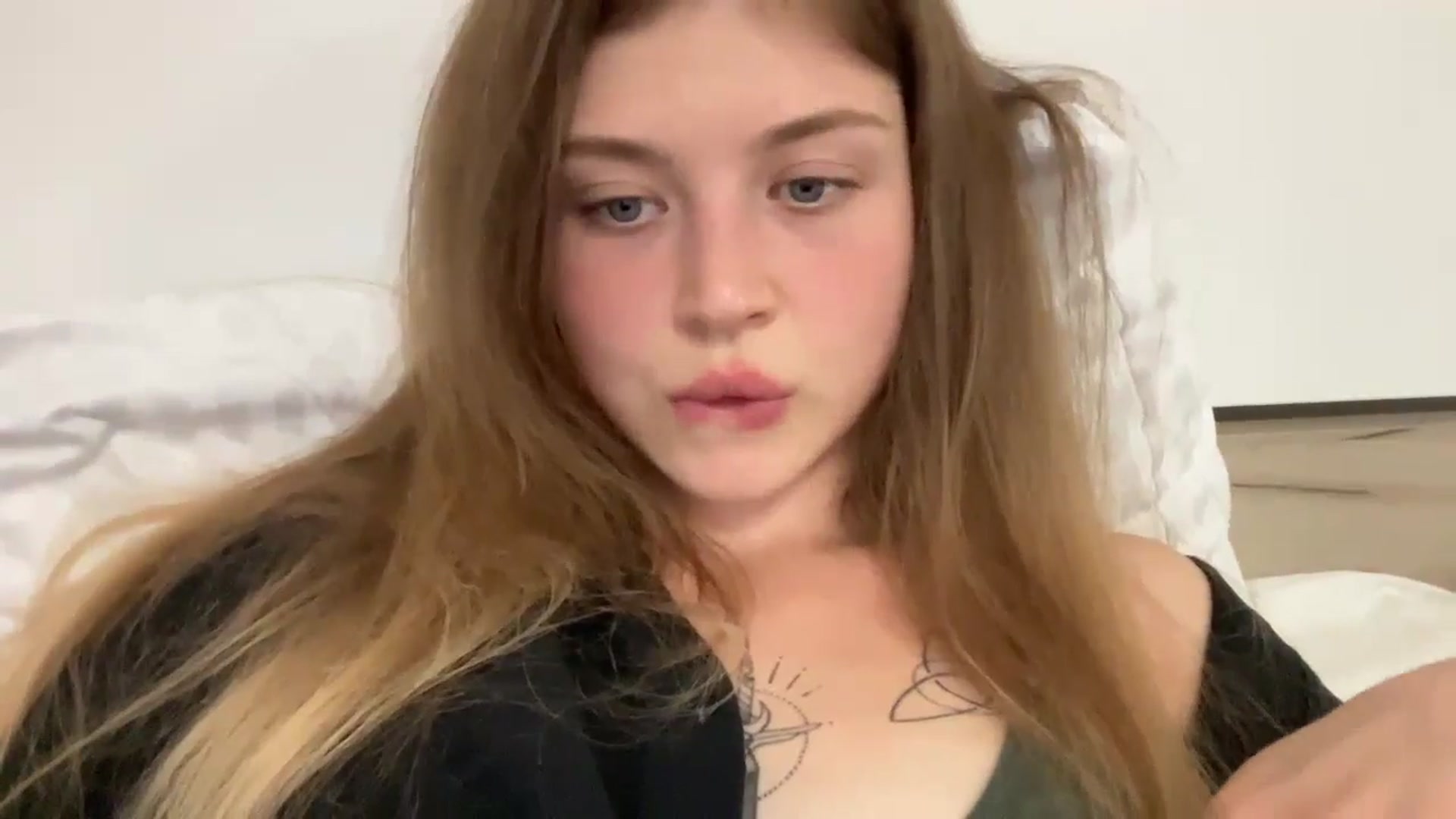 Gallery image thumbnail from Coconut_dream's myfreecams stream on, 08/21/2024, 19:09 image 15 of 20