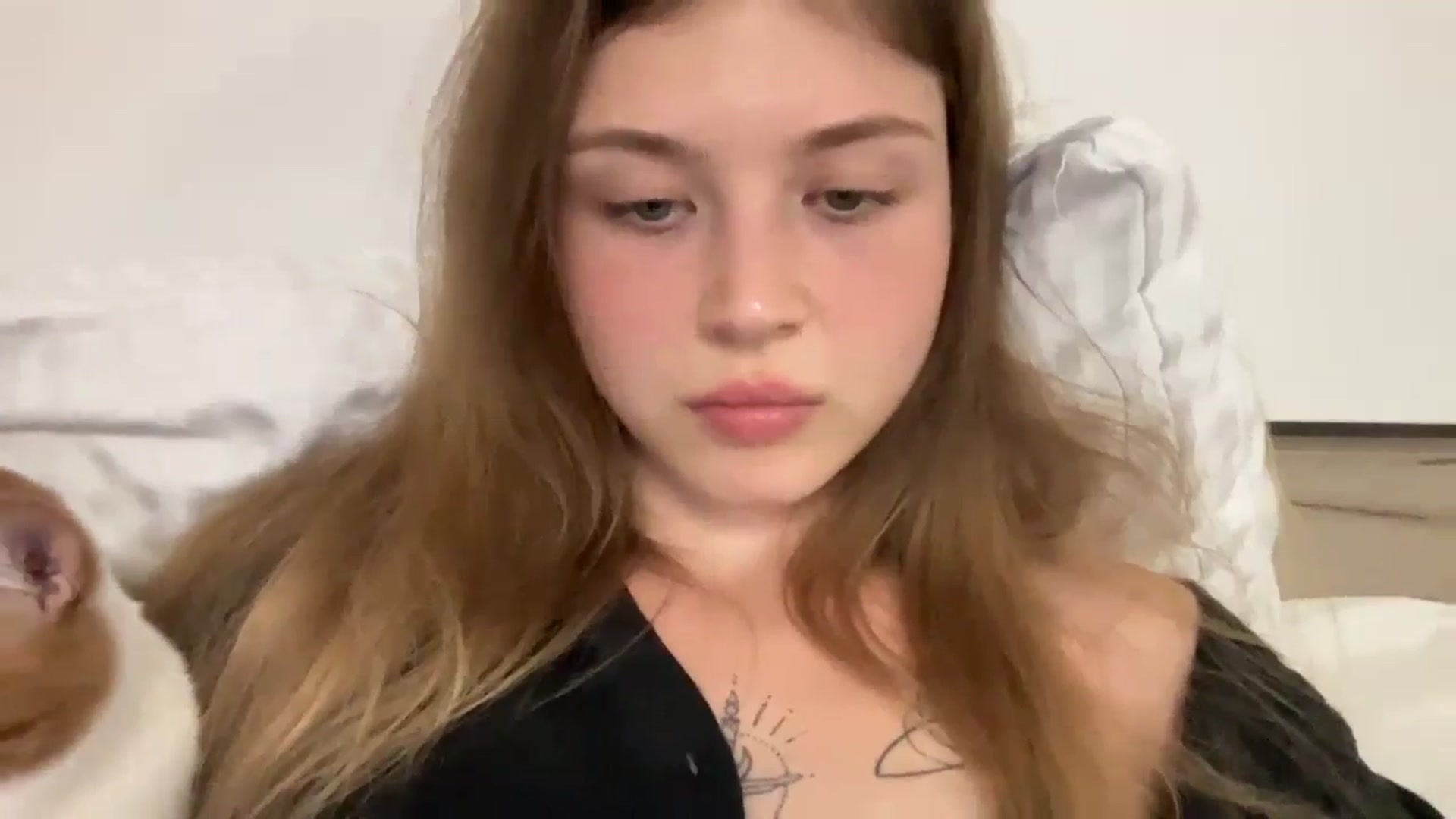 Gallery image thumbnail from Coconut_dream's myfreecams stream on, 08/21/2024, 20:06 image 10 of 20