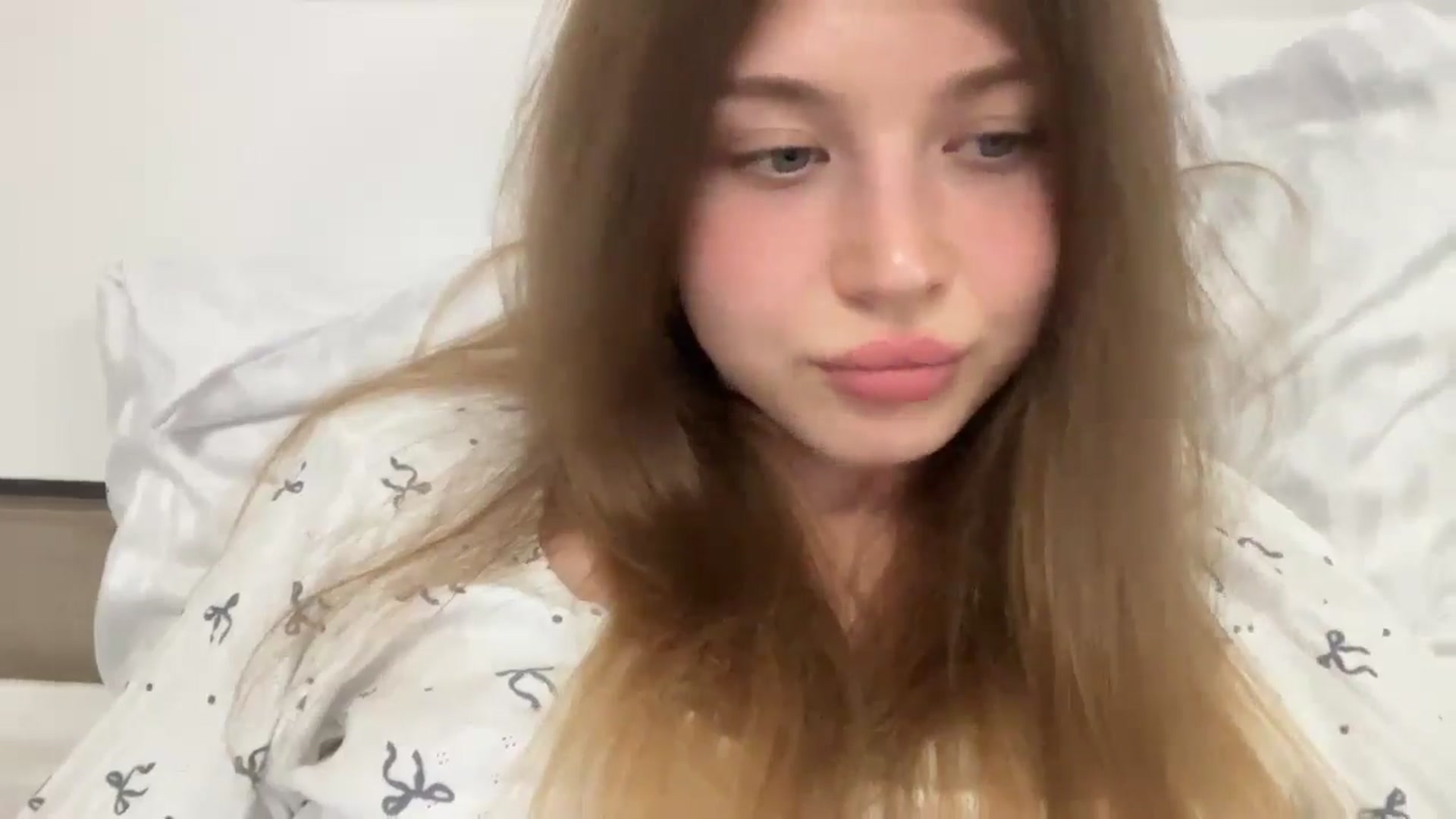 Gallery image thumbnail from Coconut_dream's myfreecams stream on, 08/22/2024, 20:52 image 8 of 20