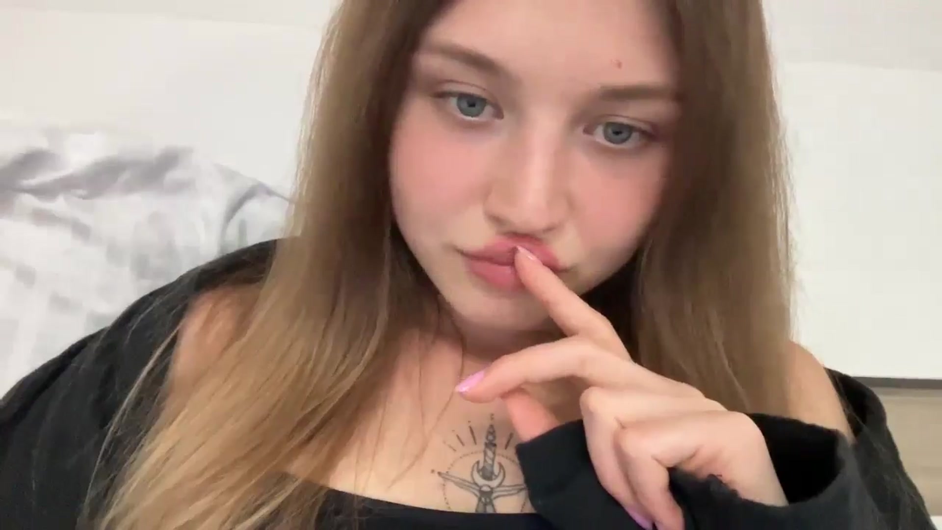 Gallery image thumbnail from Coconut_dream's myfreecams stream on, 08/24/2024, 19:20 image 15 of 20