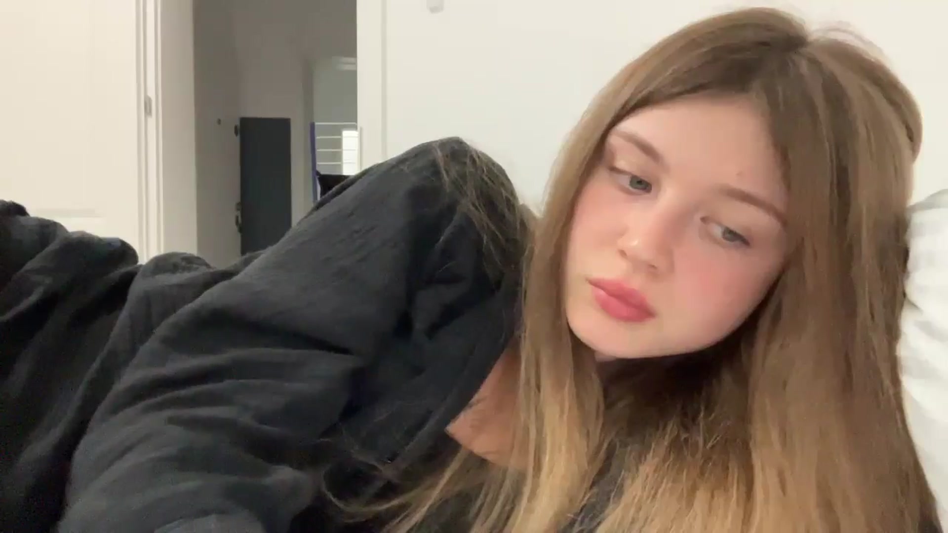 Gallery image thumbnail from Coconut_dream's myfreecams stream on, 08/24/2024, 22:01 image 4 of 20