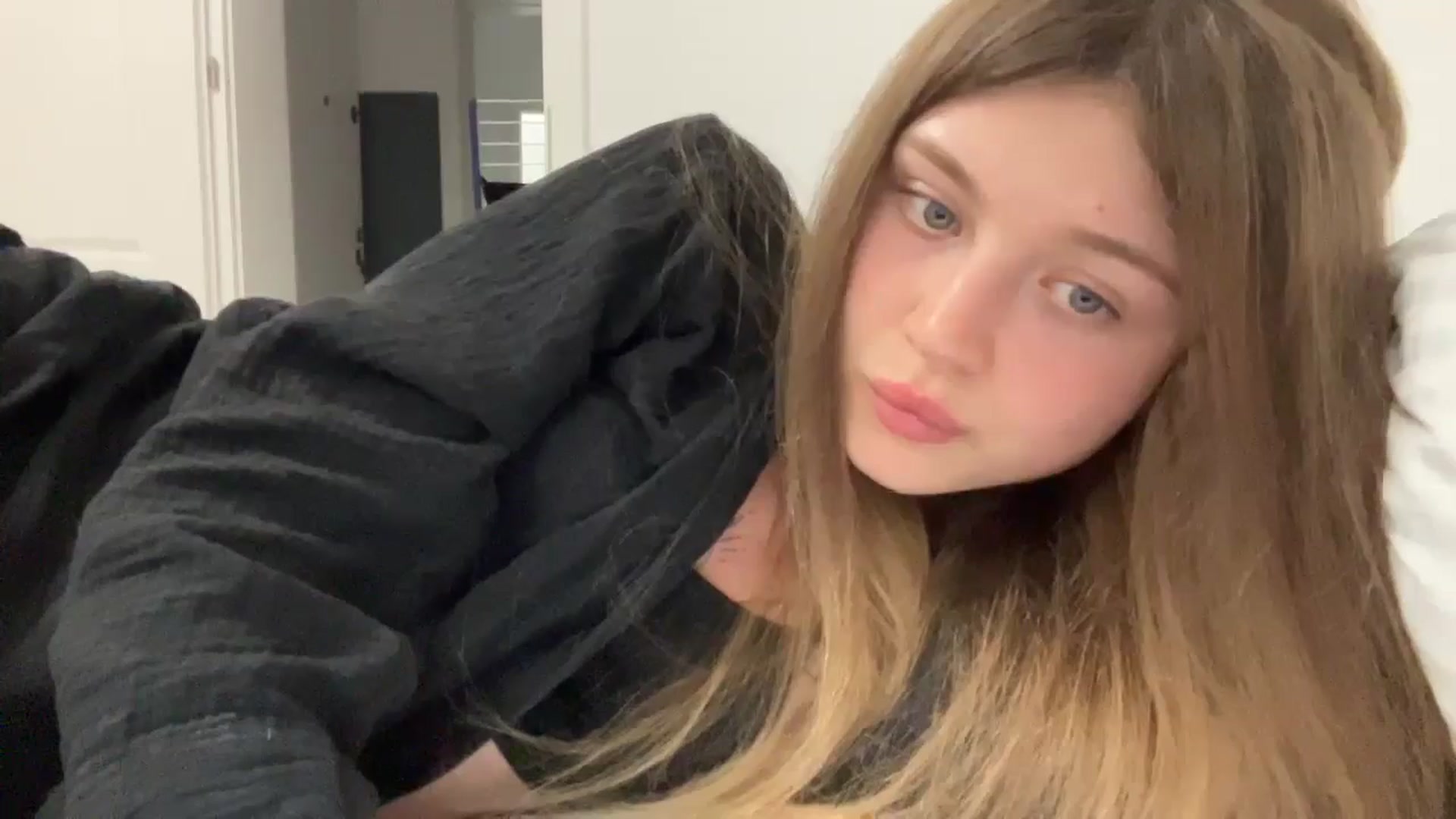 Gallery image thumbnail from Coconut_dream's myfreecams stream on, 08/24/2024, 22:01 image 6 of 20
