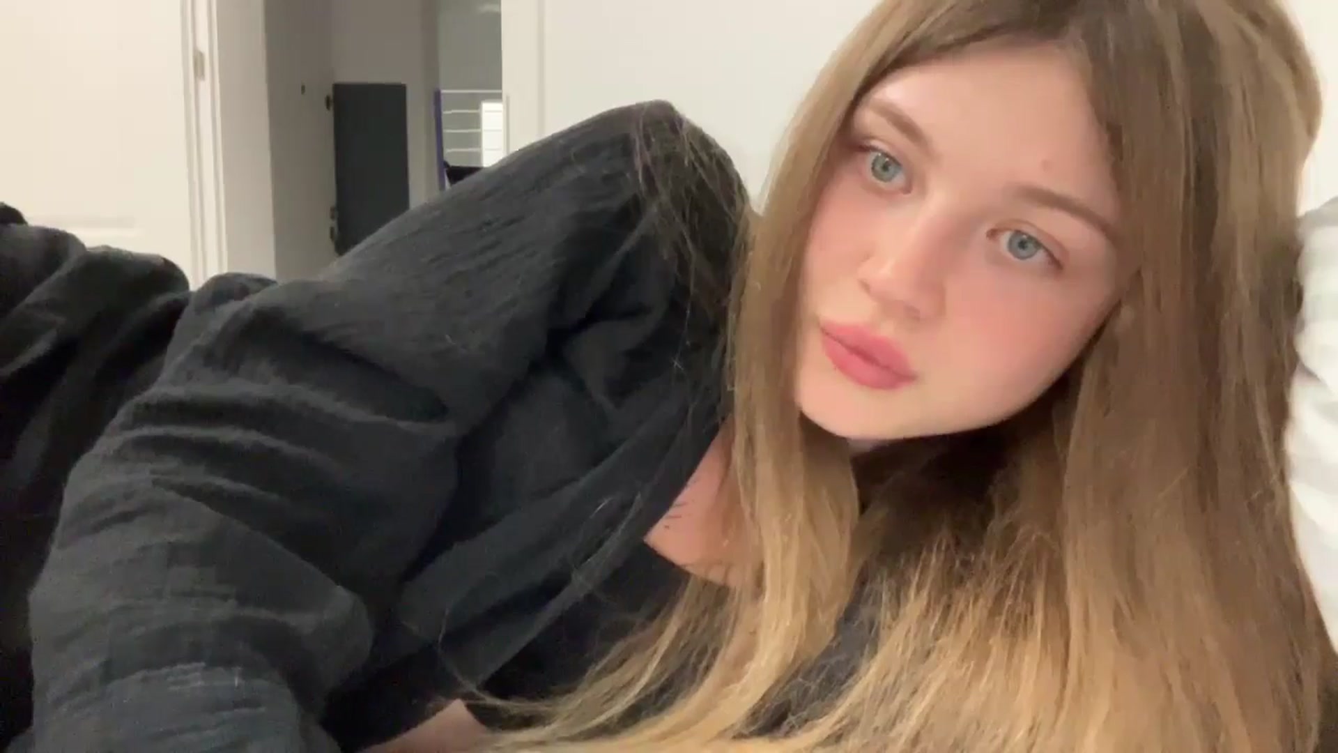 Gallery image thumbnail from Coconut_dream's myfreecams stream on, 08/24/2024, 22:01 image 11 of 20
