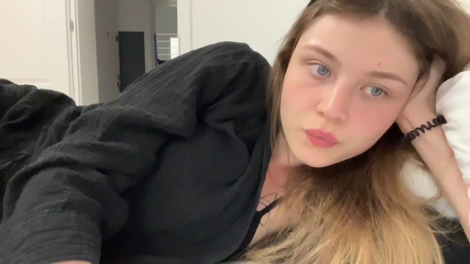 Gallery image thumbnail from Coconut_dream's myfreecams stream on, 08/24/2024, 22:01 image 19 of 20