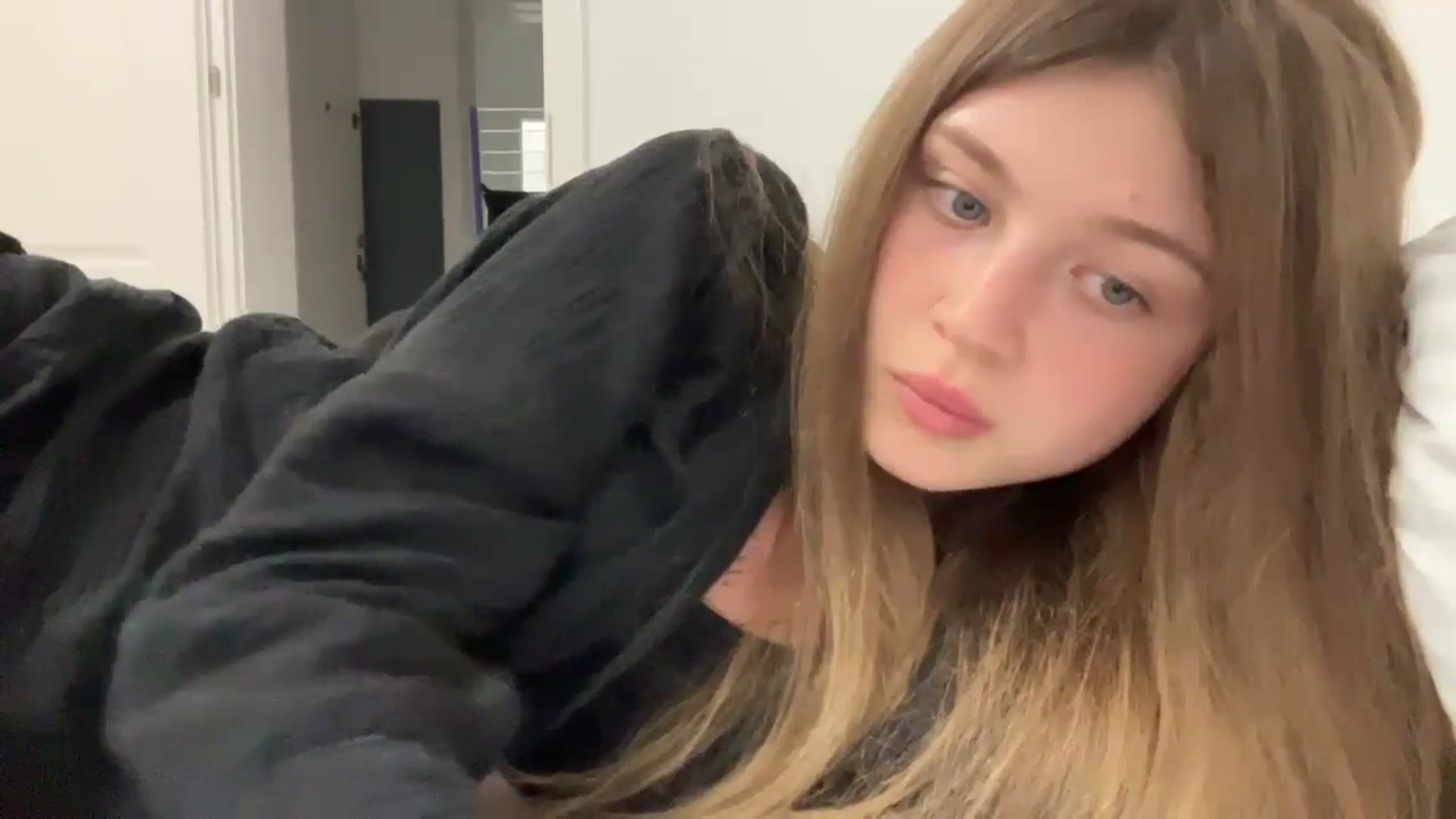 Gallery image thumbnail from Coconut_dream's myfreecams stream on, 08/24/2024, 22:01 image 7 of 20