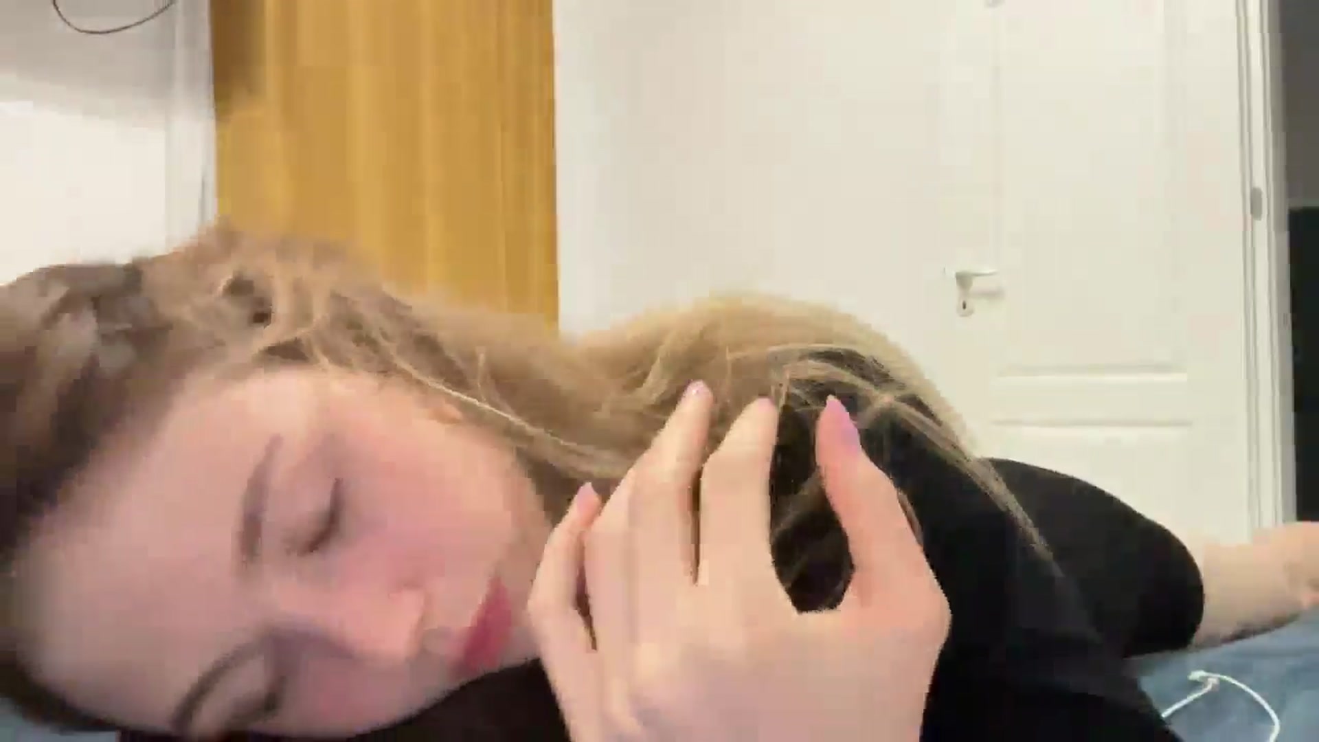 Gallery image thumbnail from Coconut_dream's myfreecams stream on, 08/25/2024, 17:16 image 4 of 20