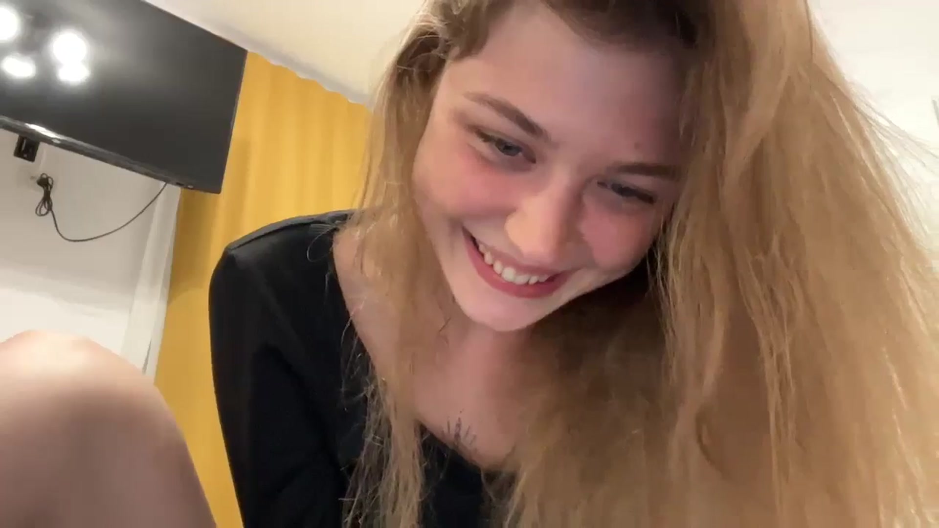 Gallery image thumbnail from Coconut_dream's myfreecams stream on, 08/25/2024, 19:34 image 8 of 20