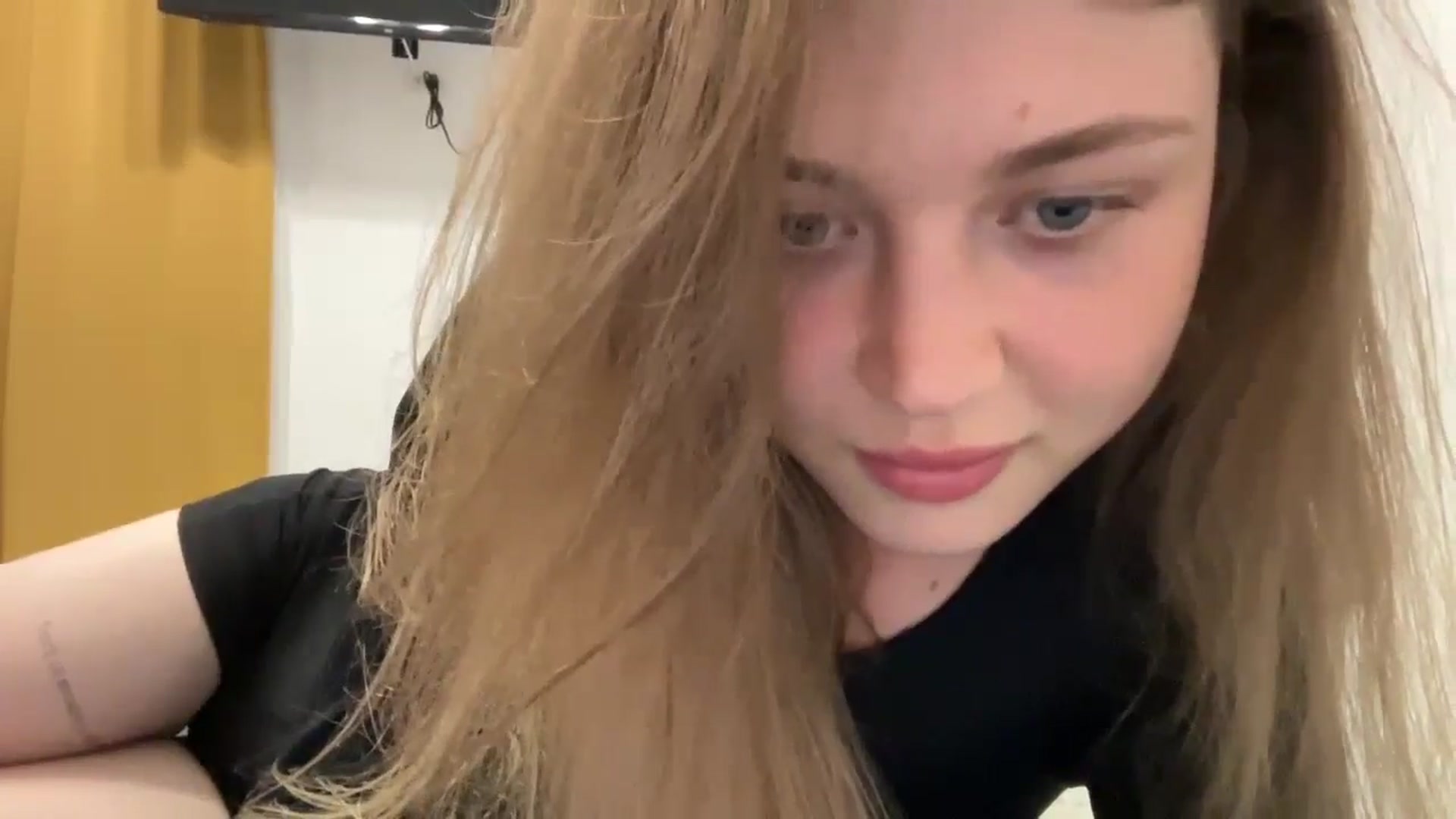Gallery image thumbnail from Coconut_dream's myfreecams stream on, 08/25/2024, 19:34 image 5 of 20