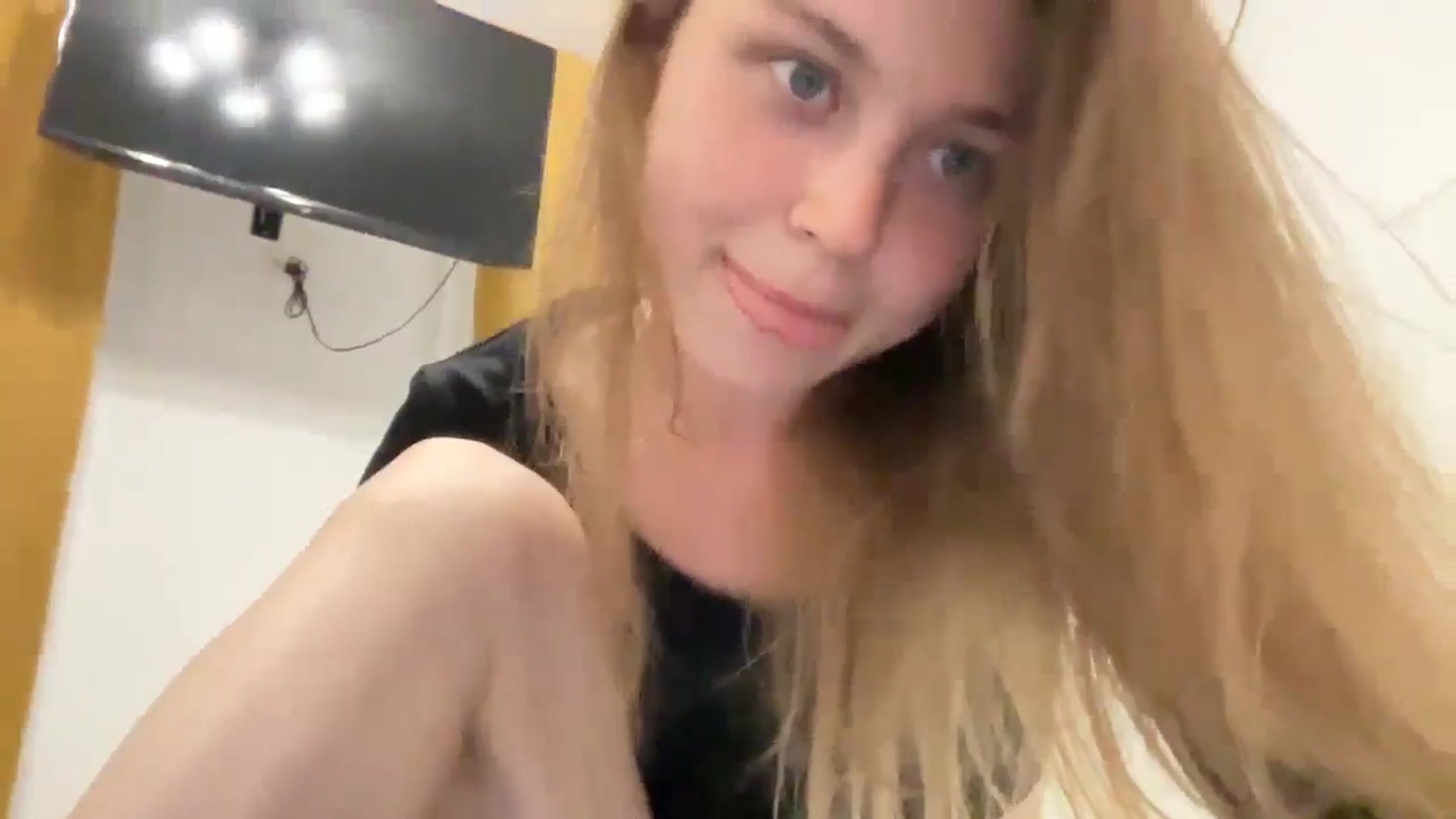 Gallery image thumbnail from Coconut_dream's myfreecams stream on, 08/25/2024, 19:34 image 10 of 20