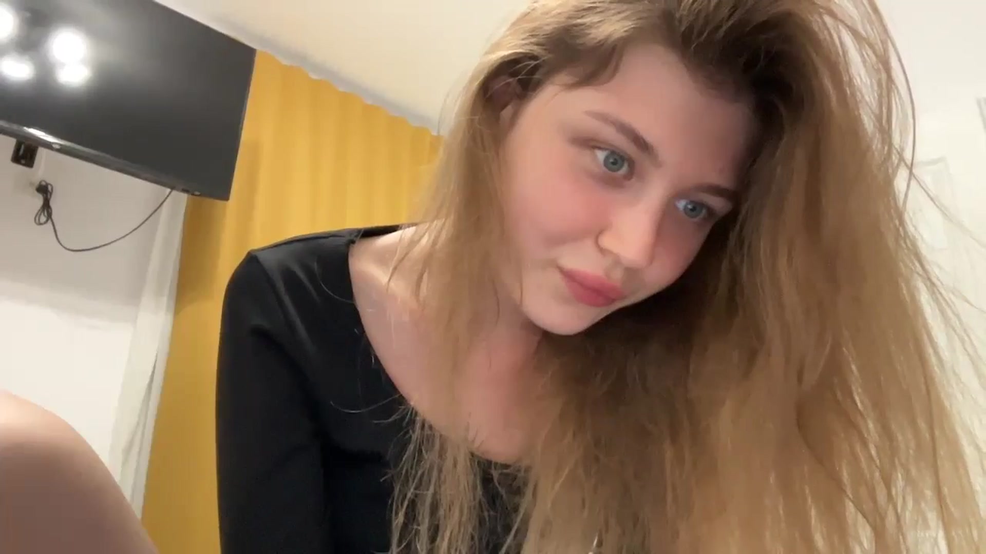 Gallery image thumbnail from Coconut_dream's myfreecams stream on, 08/25/2024, 19:34 image 9 of 20