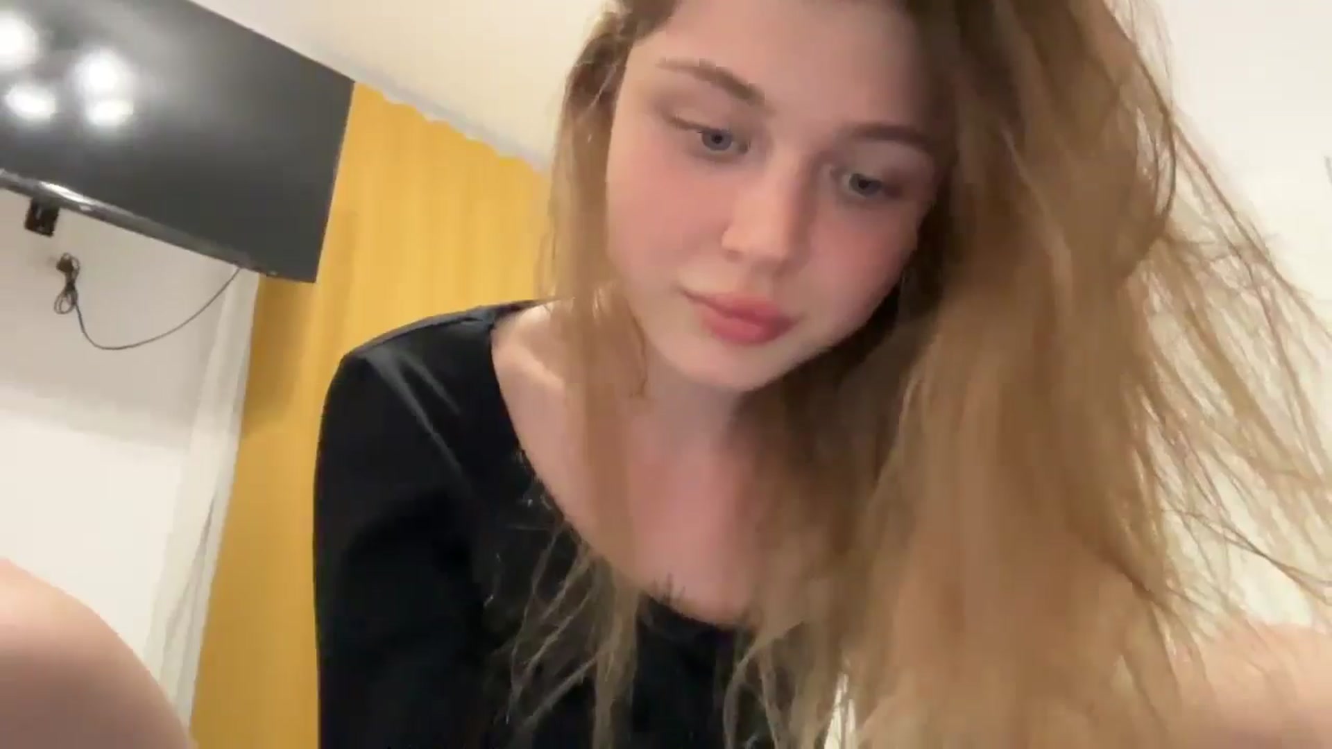 Gallery image thumbnail from Coconut_dream's myfreecams stream on, 08/25/2024, 19:34 image 6 of 20