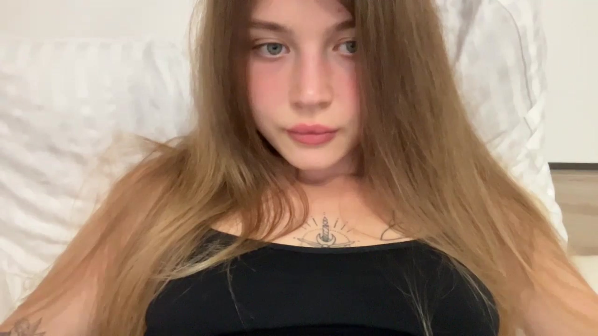 Gallery image thumbnail from Coconut_dream's myfreecams stream on, 08/26/2024, 19:10 image 9 of 20