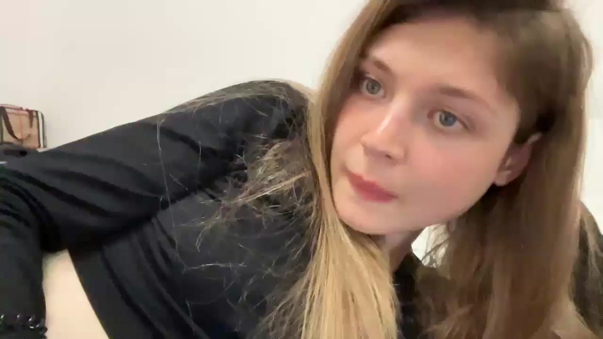 Gallery image thumbnail from Coconut_dream's myfreecams stream on, 08/29/2024, 18:41 image 16 of 20
