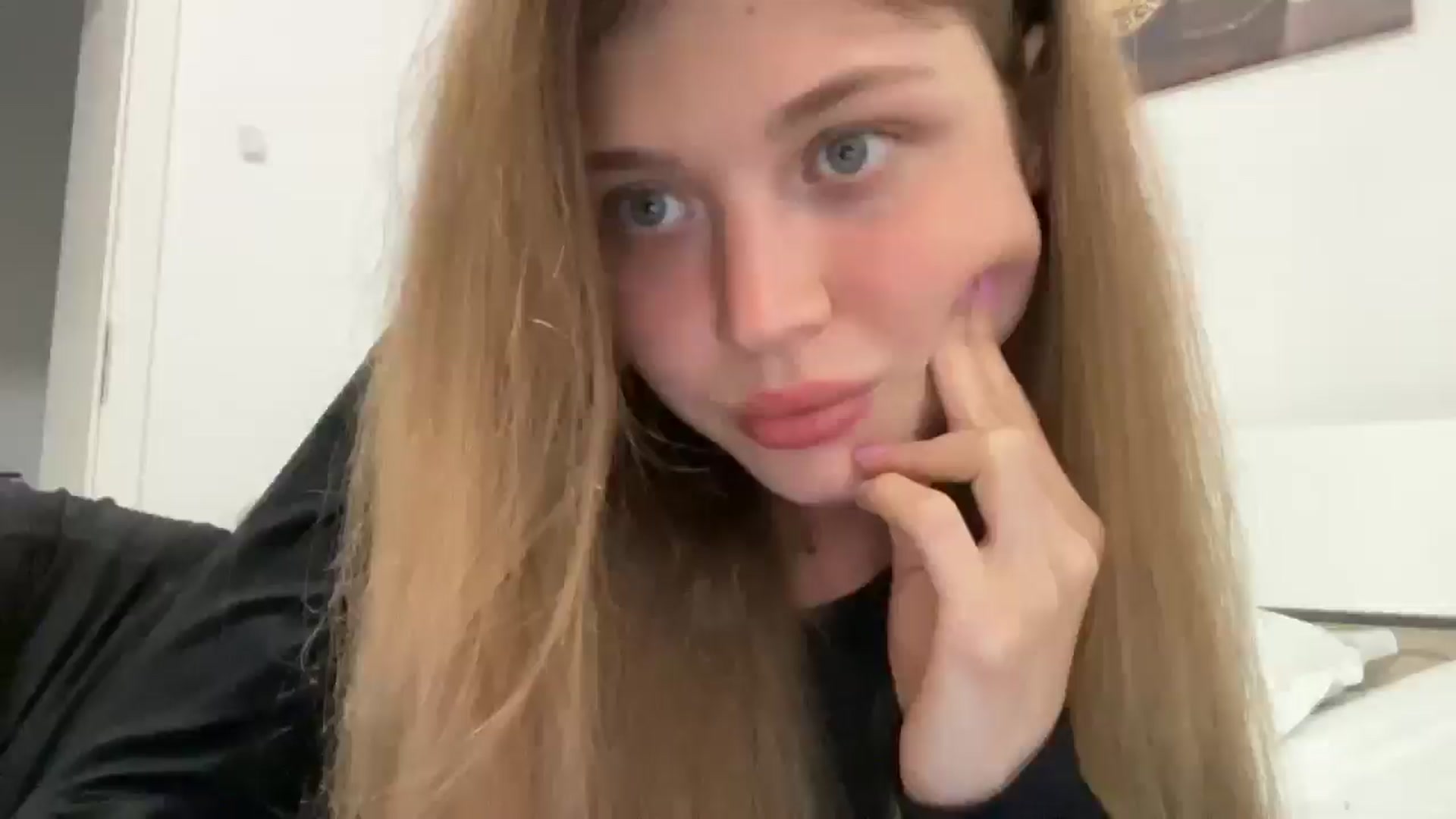 Gallery image thumbnail from Coconut_dream's myfreecams stream on, 08/29/2024, 18:41 image 6 of 20
