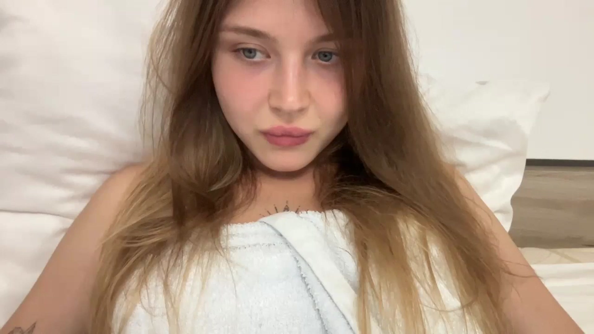 Gallery image thumbnail from Coconut_dream's myfreecams stream on, 09/01/2024, 22:10 image 14 of 20