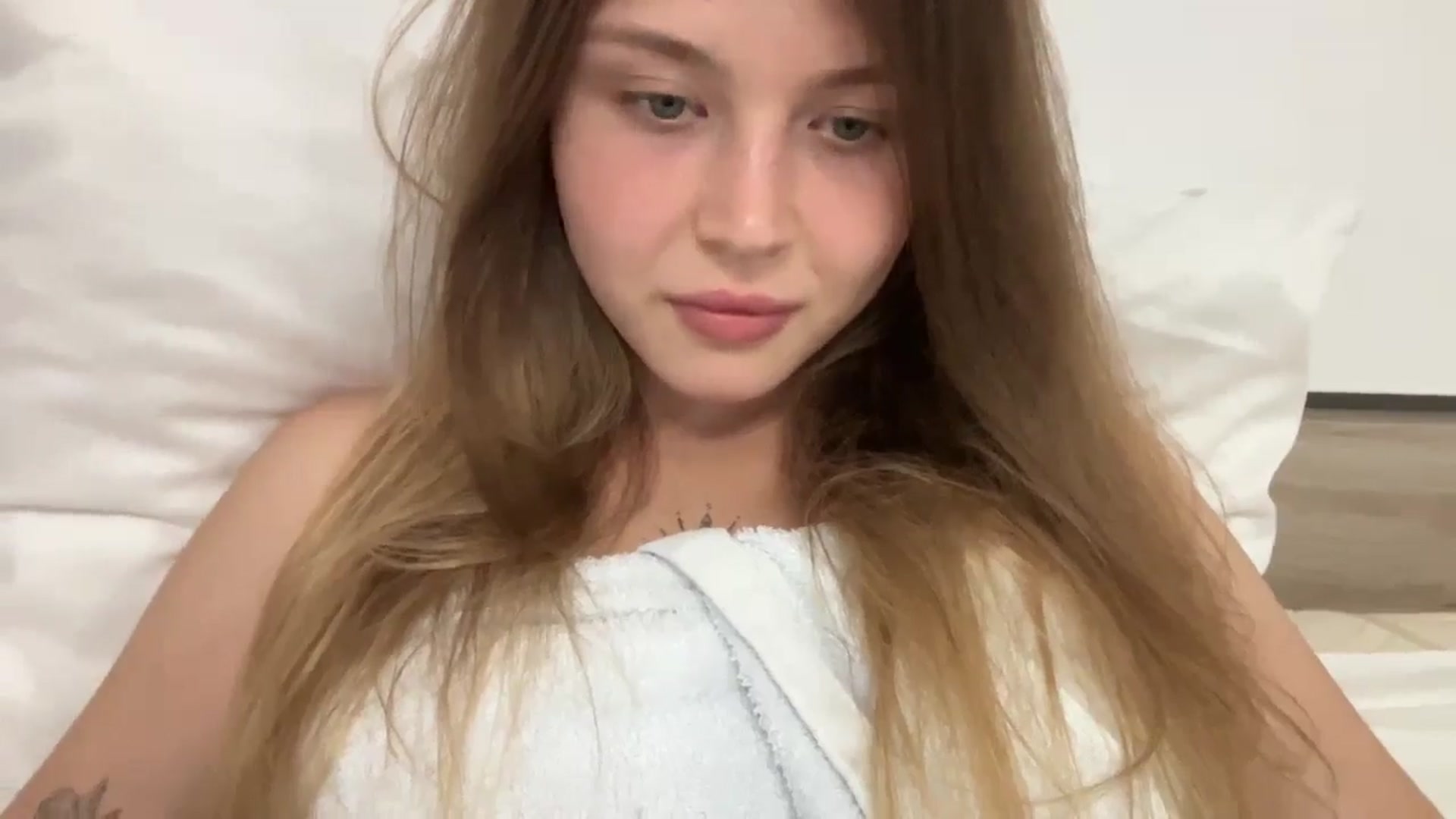 Gallery image thumbnail from Coconut_dream's myfreecams stream on, 09/01/2024, 22:10 image 13 of 20