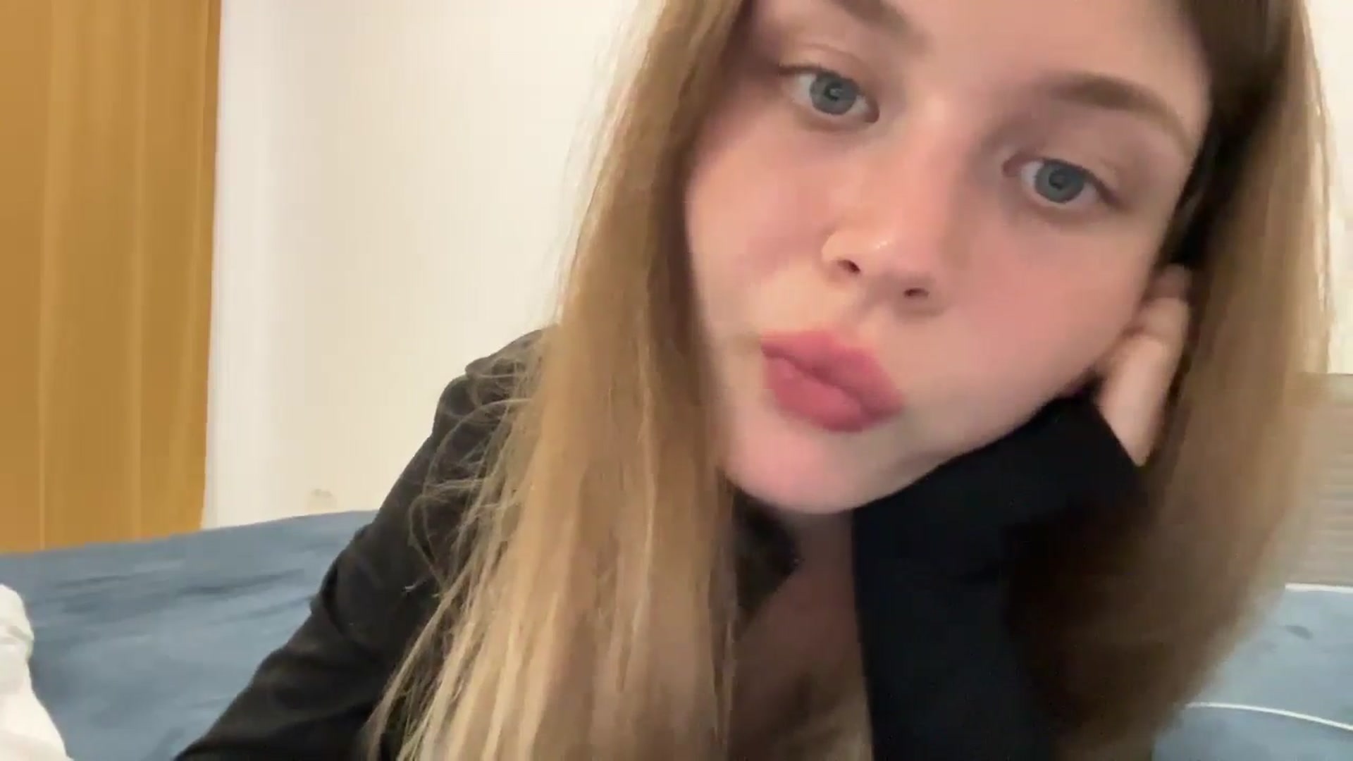 Gallery image thumbnail from Coconut_dream's myfreecams stream on, 09/02/2024, 16:33 image 6 of 20