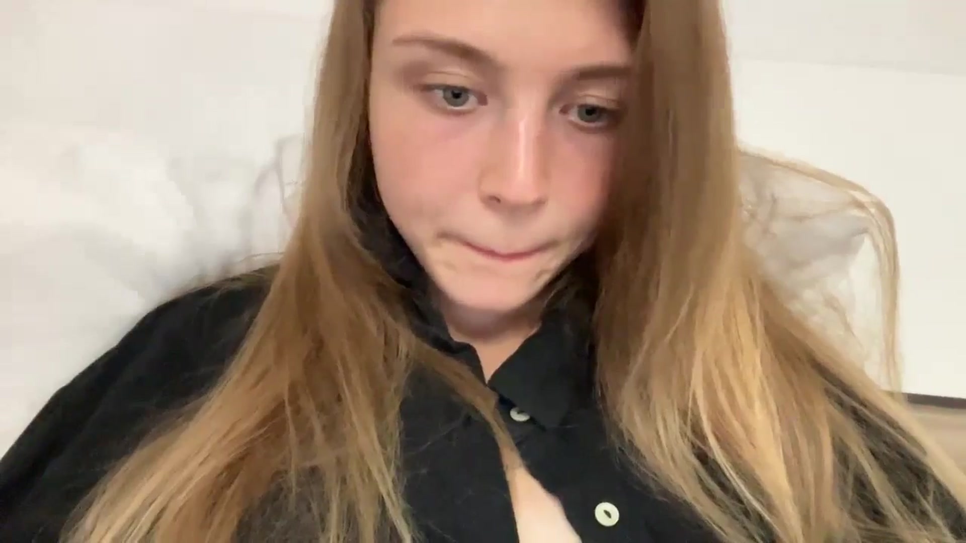 Gallery image thumbnail from Coconut_dream's myfreecams stream on, 09/02/2024, 19:03 image 16 of 20
