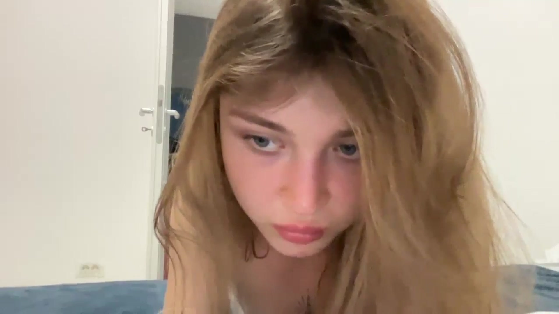Gallery image thumbnail from Coconut_dream's myfreecams stream on, 09/04/2024, 16:31 image 10 of 20