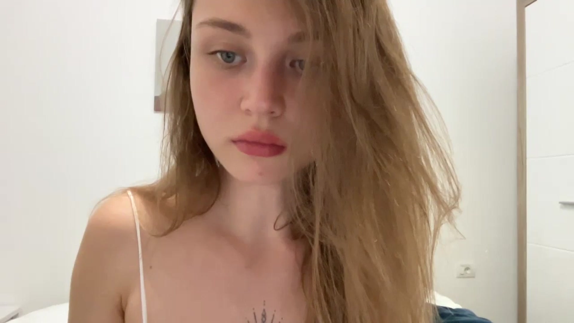 Gallery image thumbnail from Coconut_dream's myfreecams stream on, 09/04/2024, 16:31 image 13 of 20