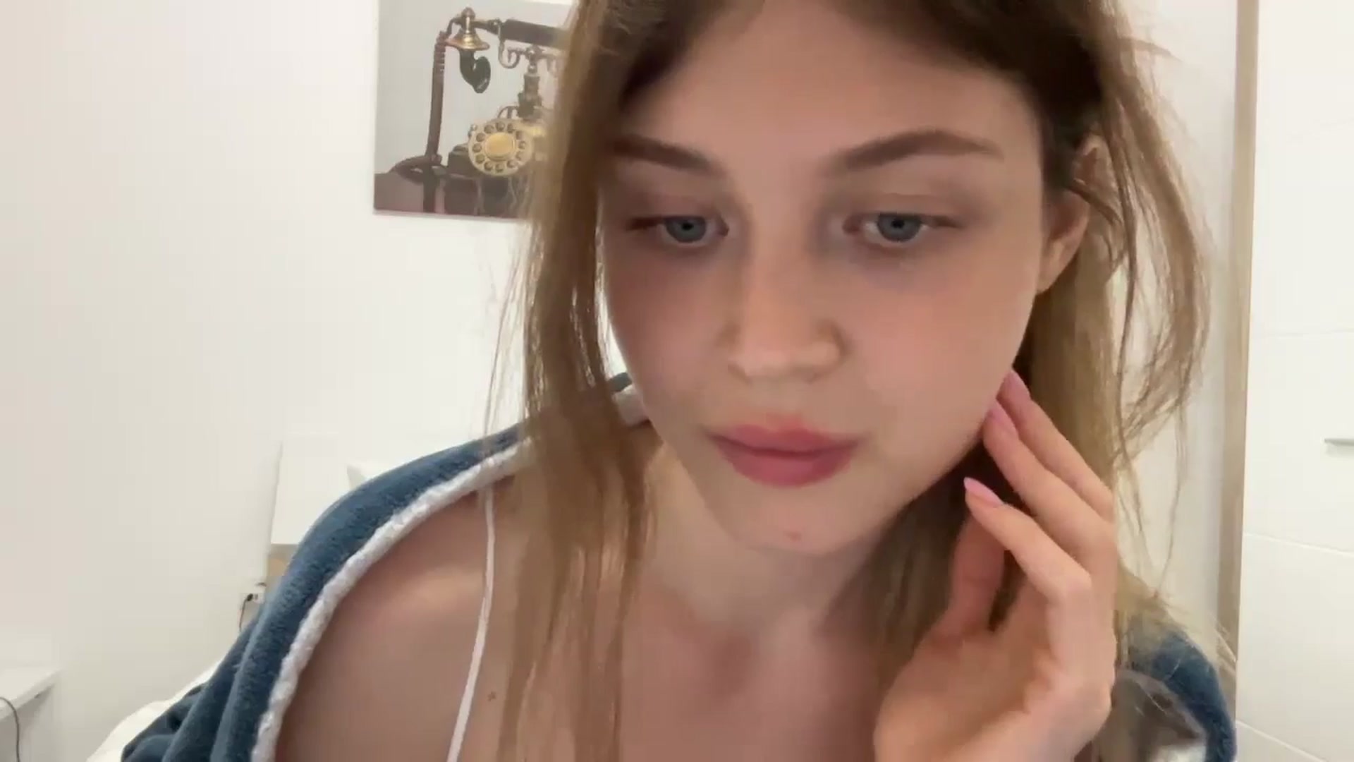 Gallery image thumbnail from Coconut_dream's myfreecams stream on, 09/04/2024, 18:57 image 18 of 20