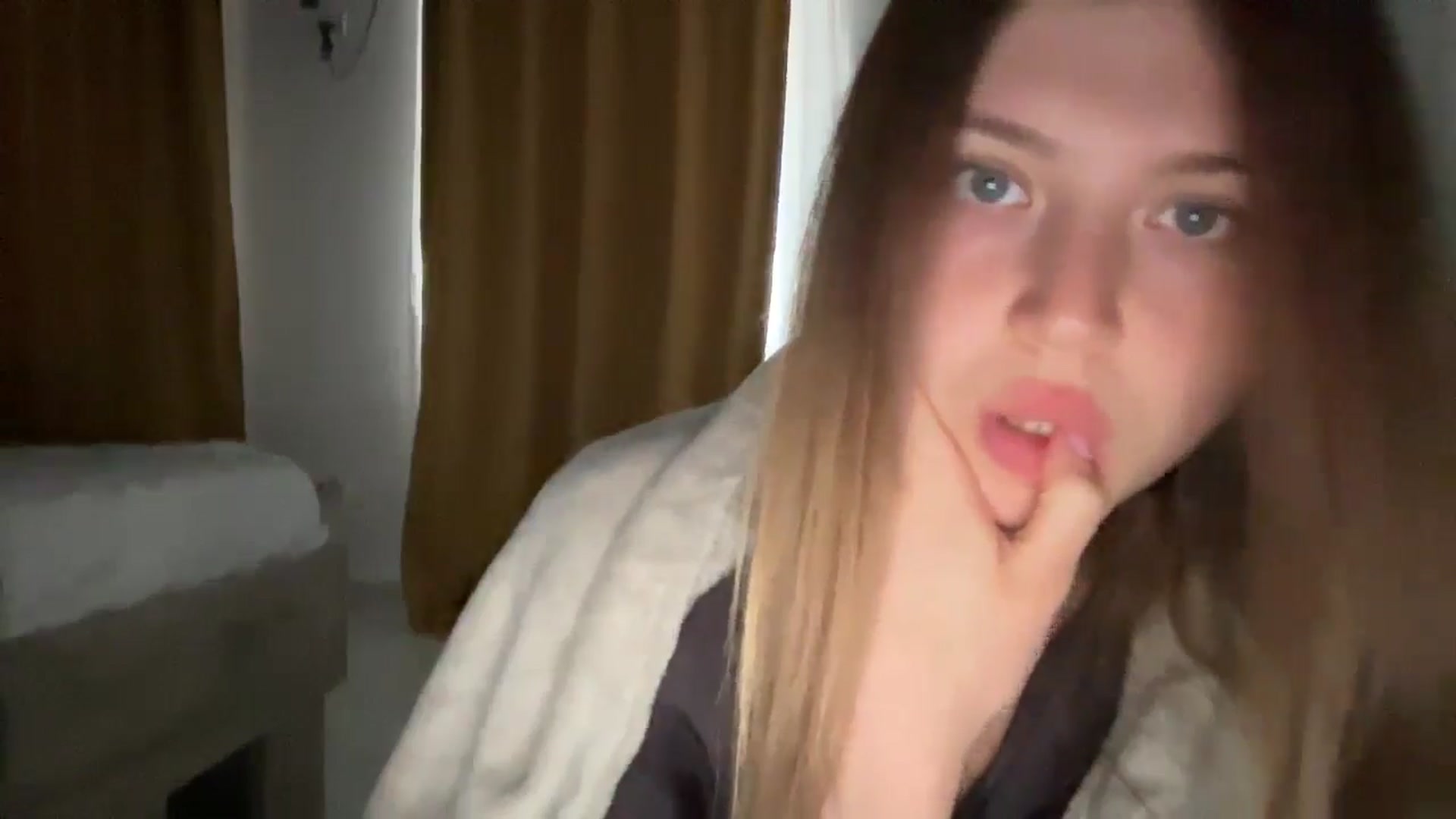 Gallery image thumbnail from Coconut_dream's myfreecams stream on, 09/06/2024, 05:56 image 11 of 20