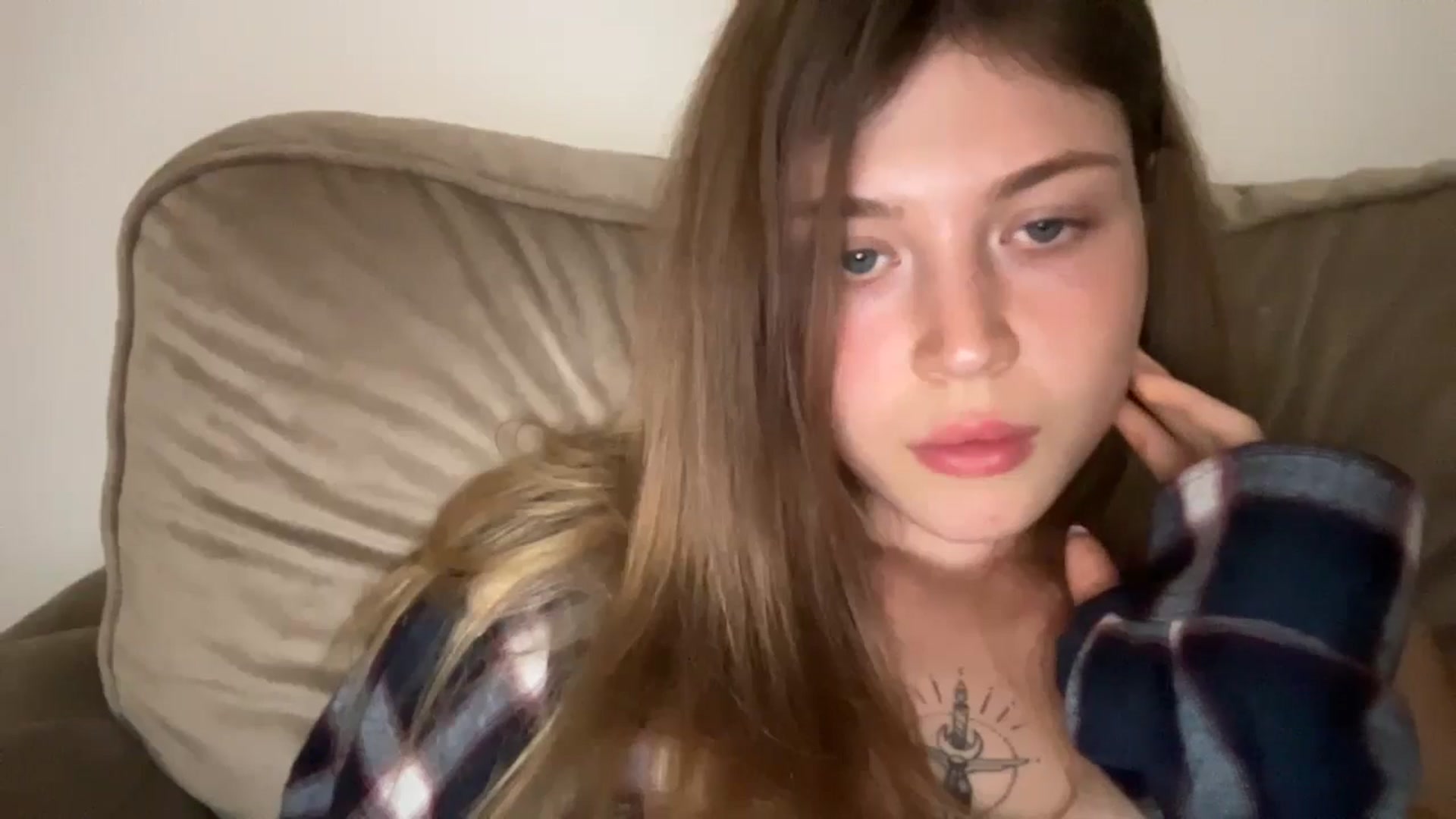 Gallery image thumbnail from Coconut_dream's myfreecams stream on, 09/06/2024, 19:12 image 8 of 20