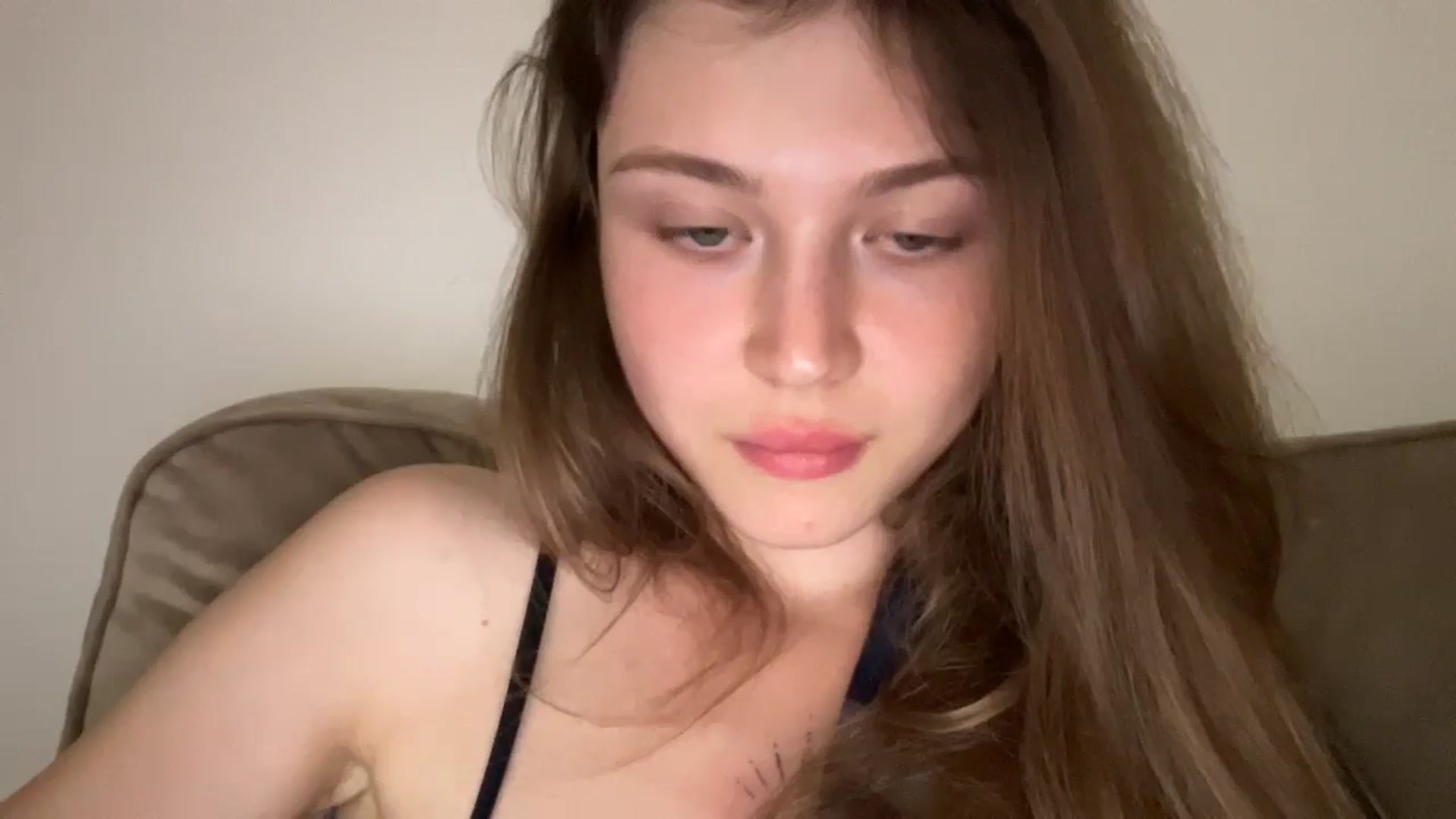 Gallery image thumbnail from Coconut_dream's myfreecams stream on, 09/06/2024, 19:26 image 6 of 20