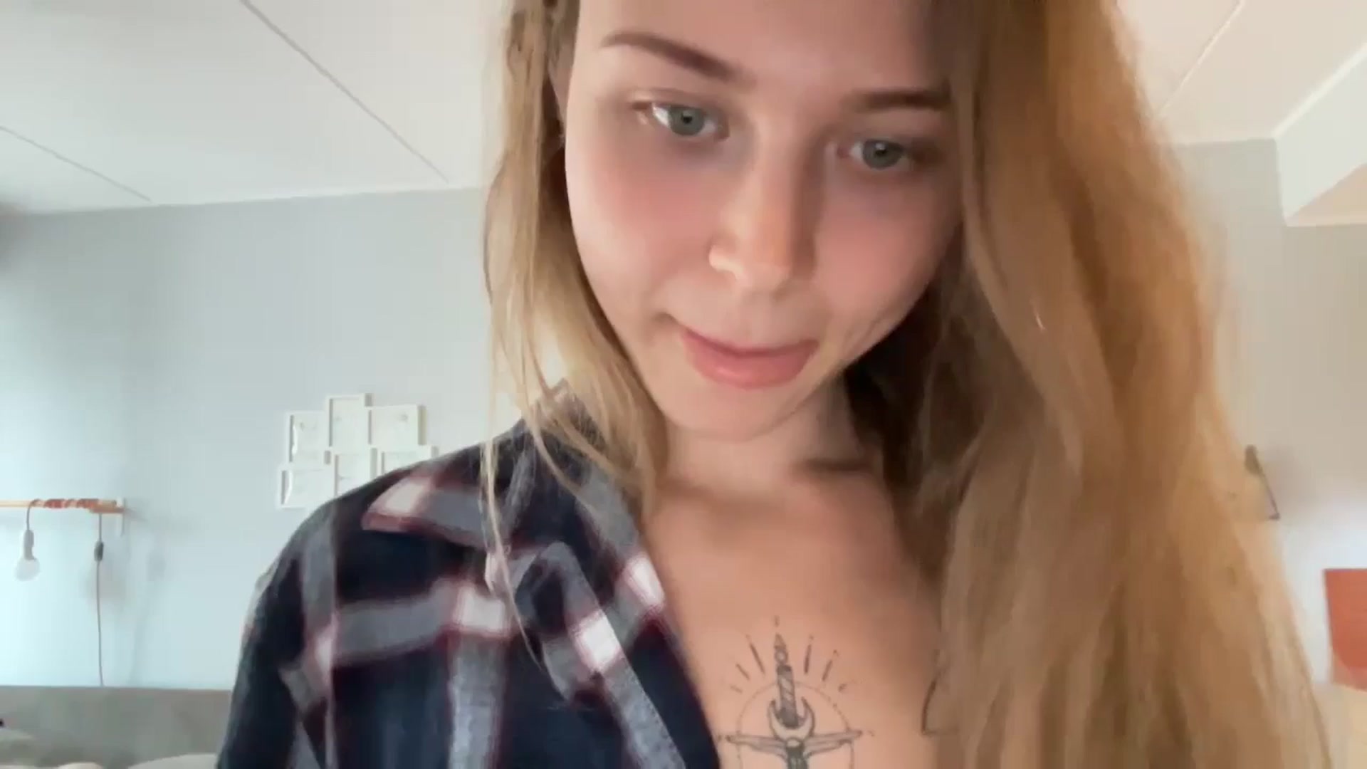 Gallery image thumbnail from Coconut_dream's myfreecams stream on, 09/14/2024, 08:08 image 7 of 20