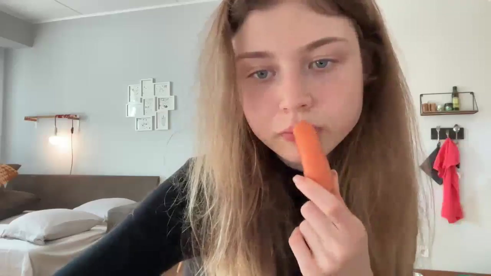 Gallery image thumbnail from Coconut_dream's myfreecams stream on, 09/16/2024, 13:28 image 16 of 20