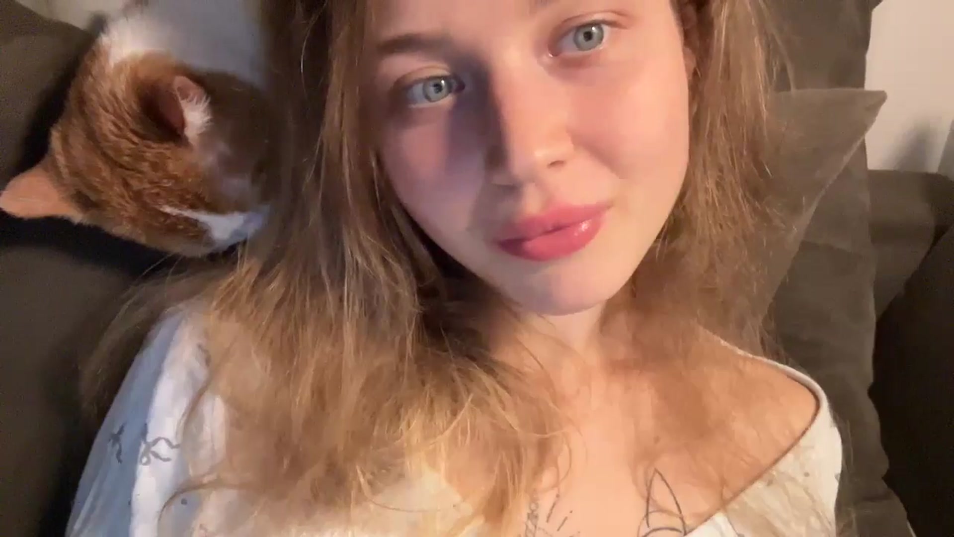 Gallery image thumbnail from Coconut_dream's myfreecams stream on, 09/17/2024, 20:04 image 14 of 20