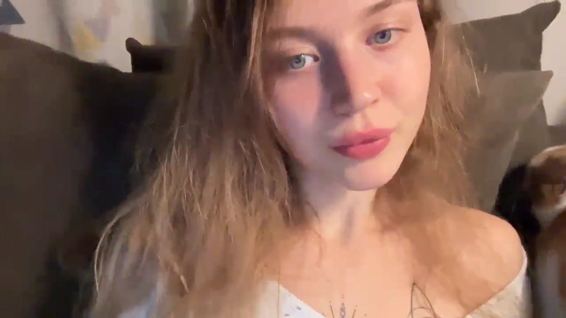 Gallery image thumbnail from Coconut_dream's myfreecams stream on, 09/17/2024, 20:04 image 12 of 20