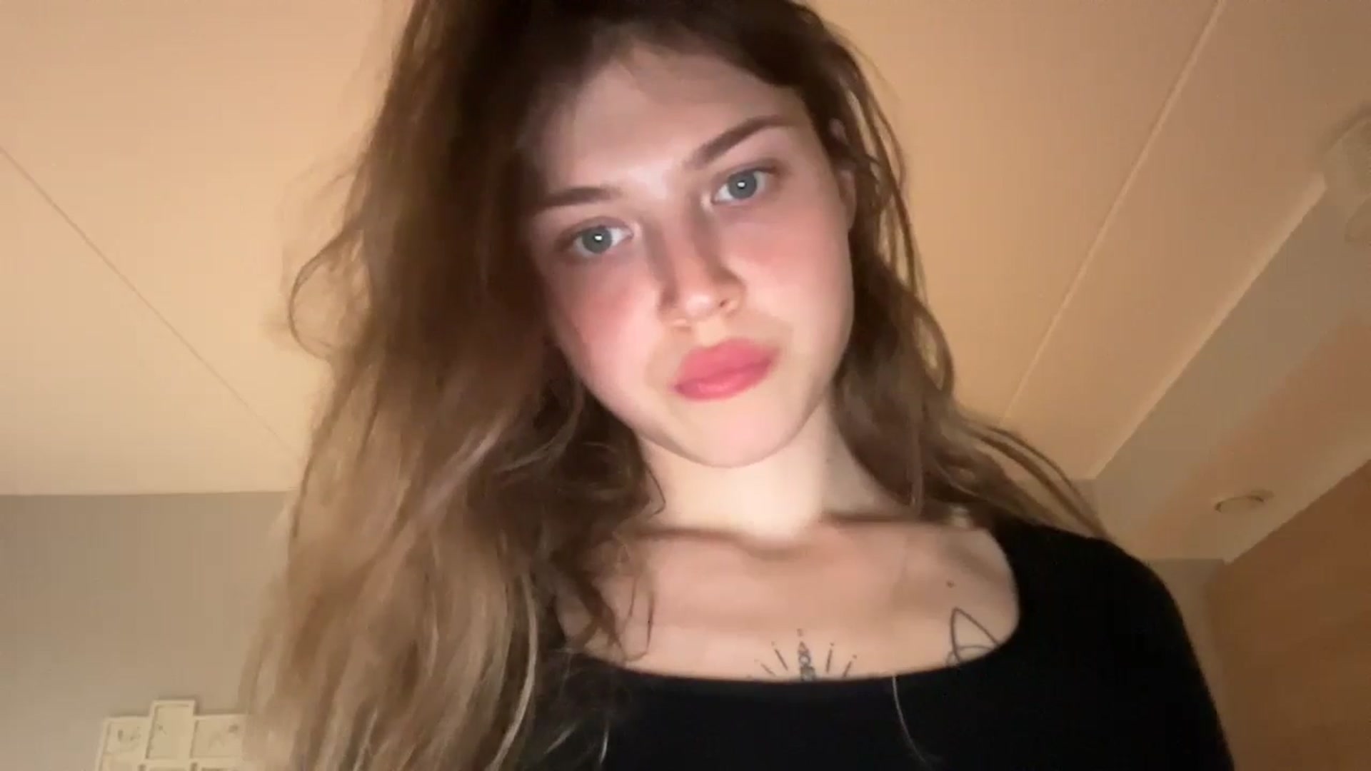 Gallery image thumbnail from Coconut_dream's myfreecams stream on, 09/22/2024, 16:32 image 18 of 20