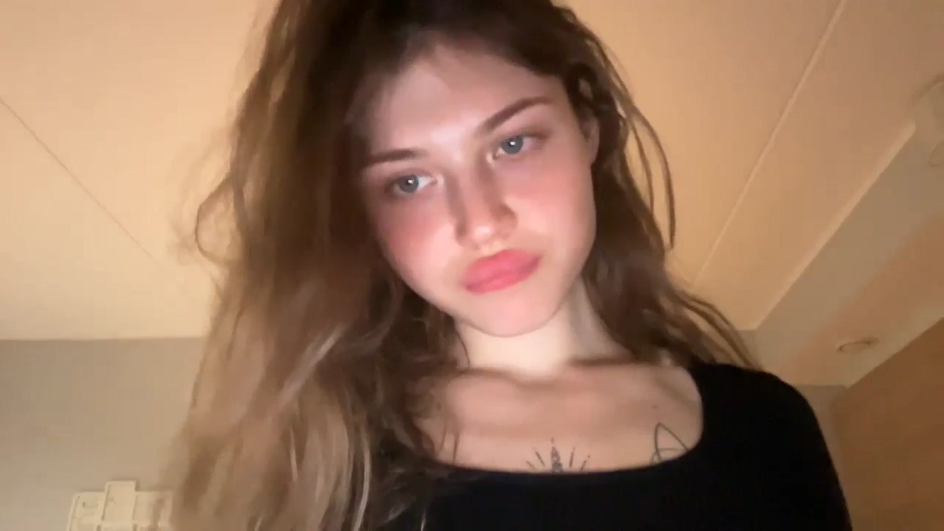 Gallery image thumbnail from Coconut_dream's myfreecams stream on, 09/22/2024, 16:32 image 17 of 20