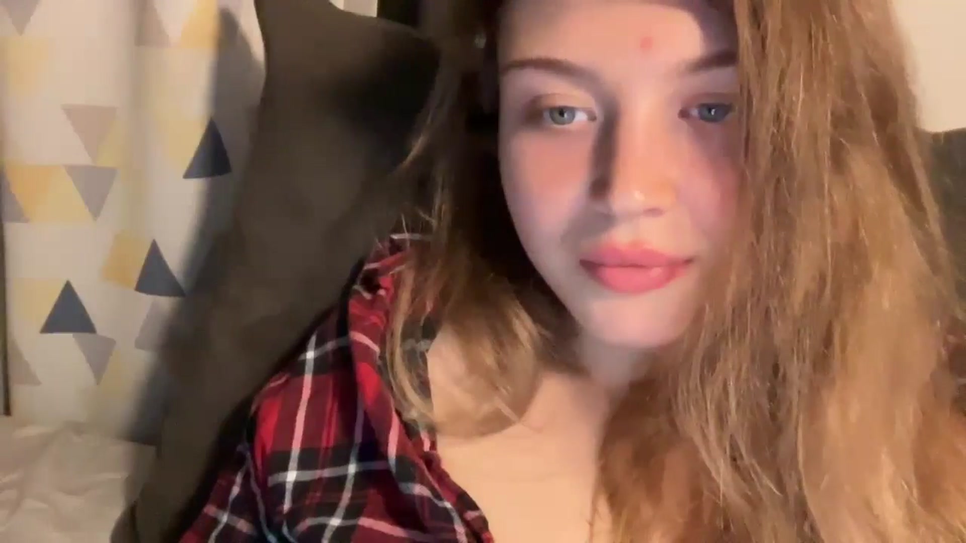 Gallery image thumbnail from Coconut_dream's myfreecams stream on, 09/23/2024, 19:13 image 10 of 20