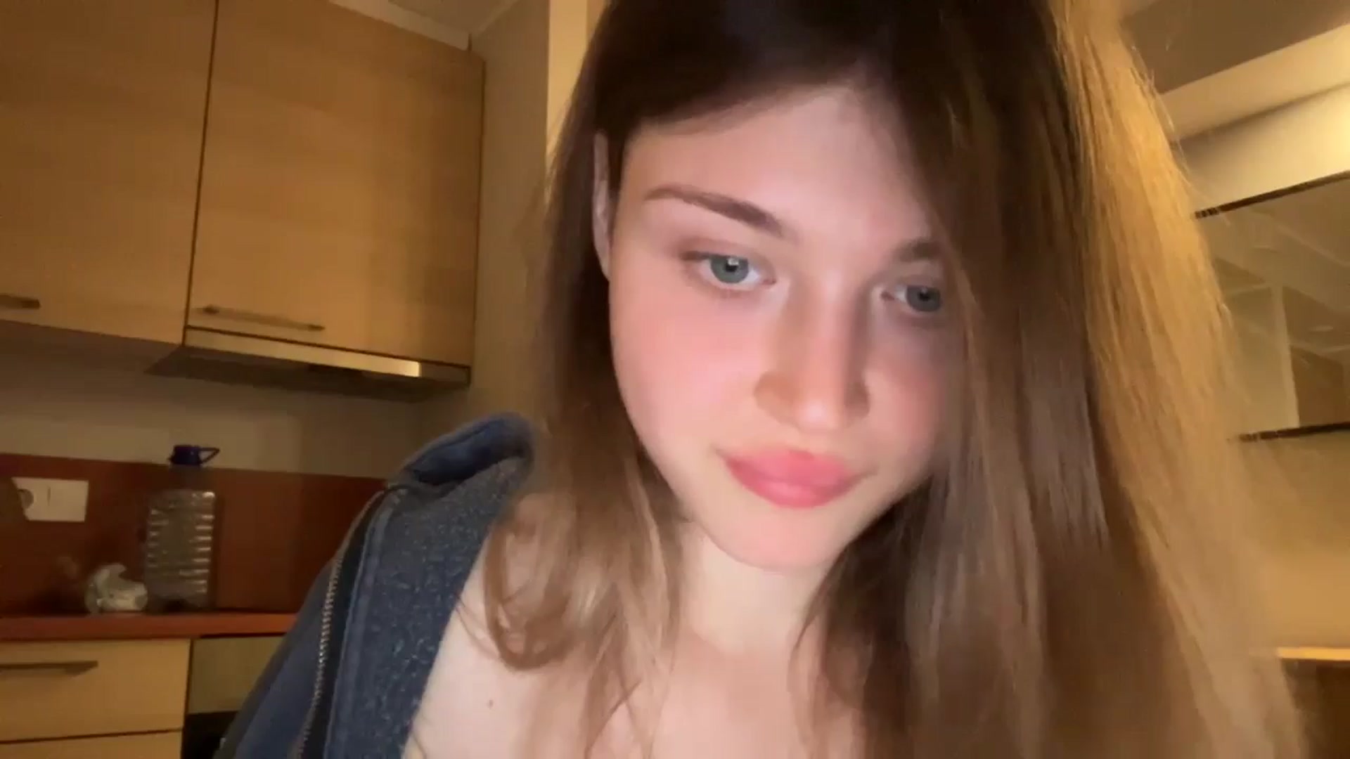 Gallery image thumbnail from Coconut_dream's myfreecams stream on, 09/24/2024, 18:58 image 13 of 20