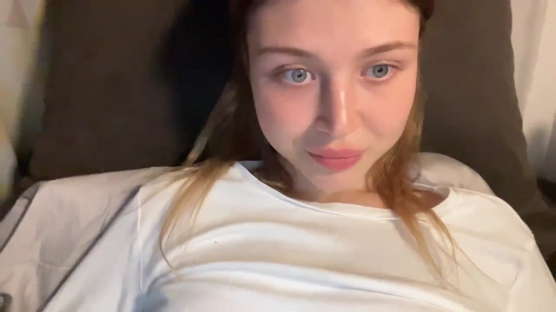 Gallery image thumbnail from Coconut_dream's myfreecams stream on, 09/28/2024, 21:12 image 11 of 20