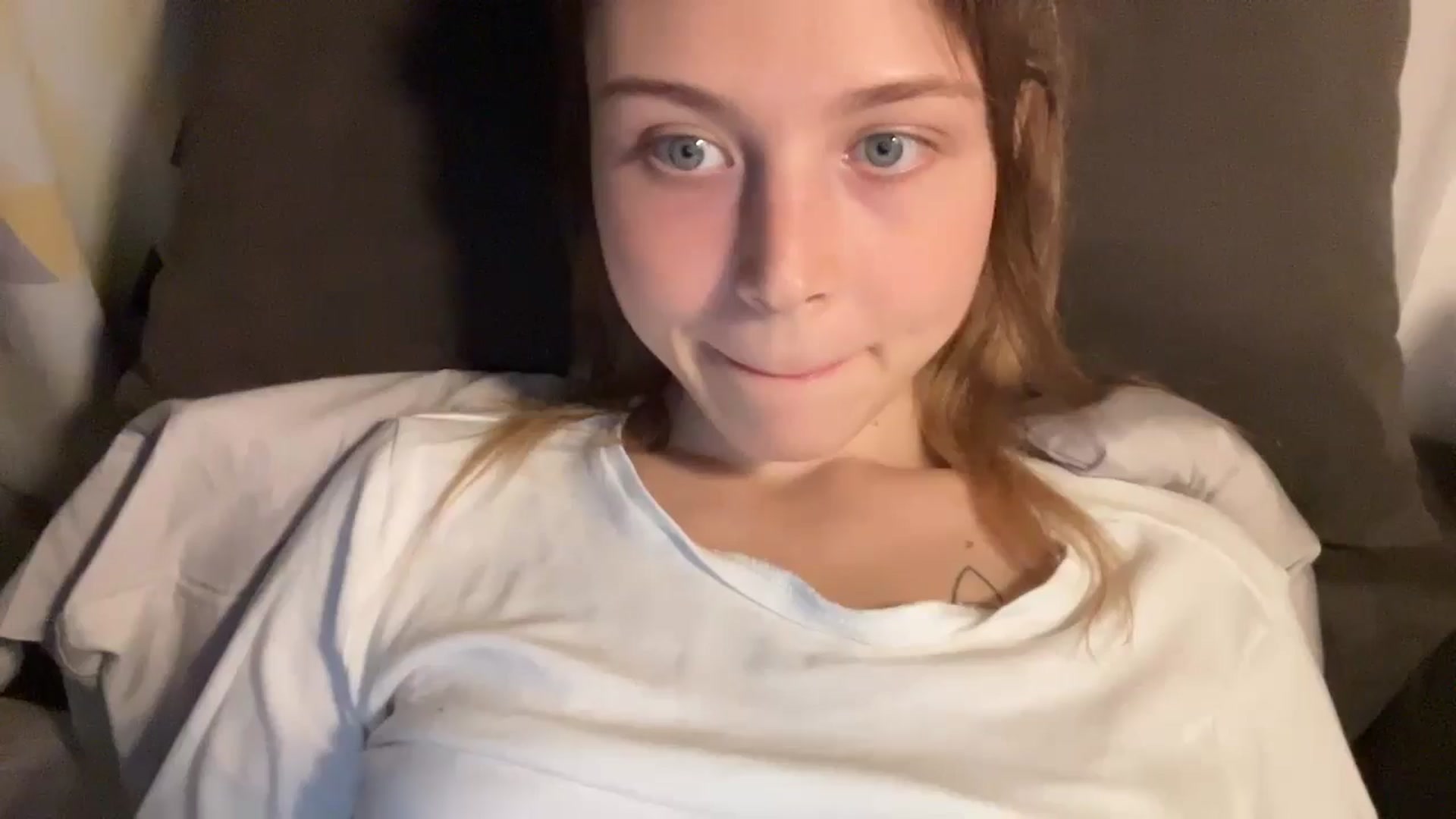 Gallery image thumbnail from Coconut_dream's myfreecams stream on, 09/28/2024, 21:12 image 15 of 20