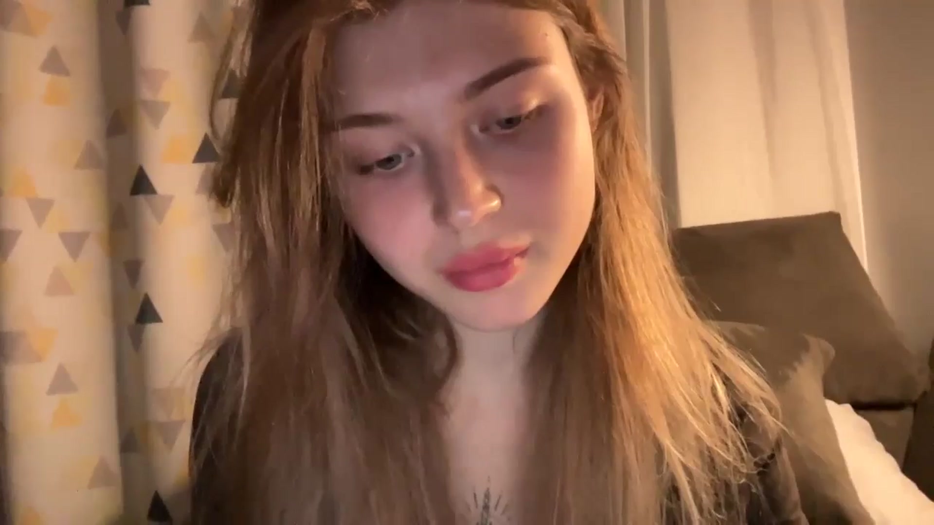 Gallery image thumbnail from Coconut_dream's myfreecams stream on, 10/01/2024, 19:27 image 10 of 20