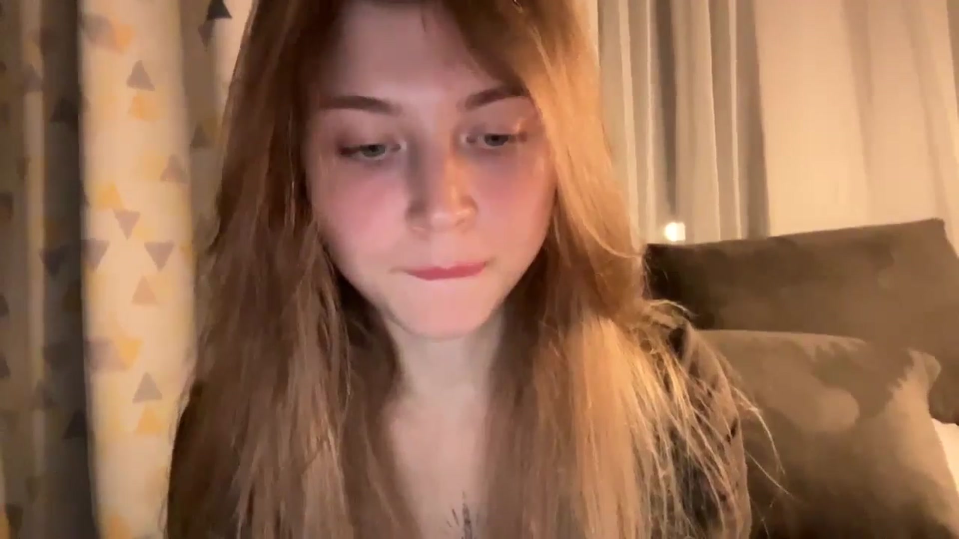 Gallery image thumbnail from Coconut_dream's myfreecams stream on, 10/01/2024, 19:27 image 8 of 20