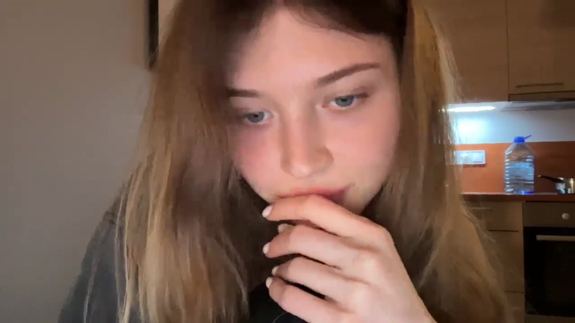 Gallery image thumbnail from Coconut_dream's myfreecams stream on, 10/03/2024, 17:59 image 18 of 20
