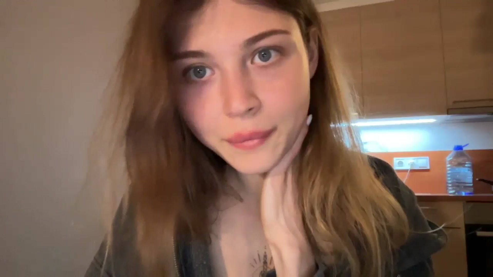 Gallery image thumbnail from Coconut_dream's myfreecams stream on, 10/03/2024, 17:59 image 6 of 20
