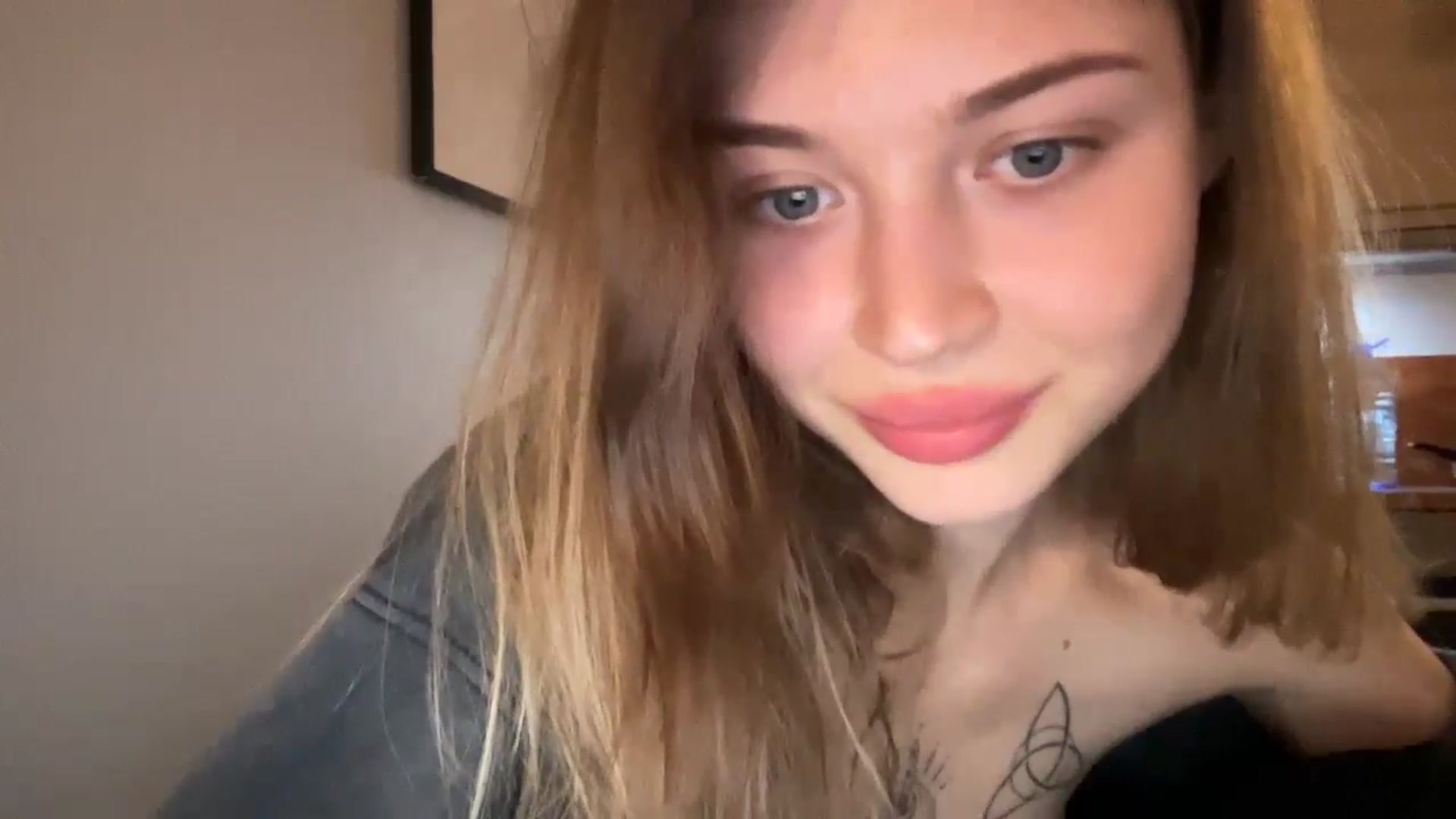 Gallery image thumbnail from Coconut_dream's myfreecams stream on, 10/03/2024, 17:59 image 16 of 20