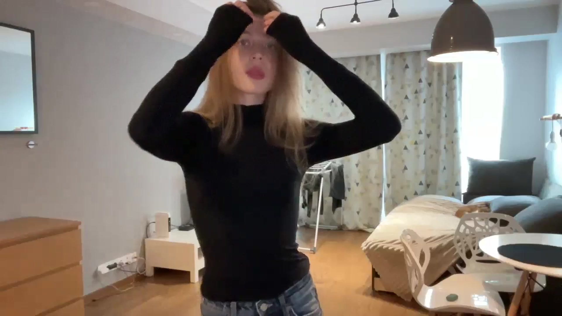 Gallery image thumbnail from Coconut_dream's myfreecams stream on, 10/06/2024, 08:41 image 3 of 20