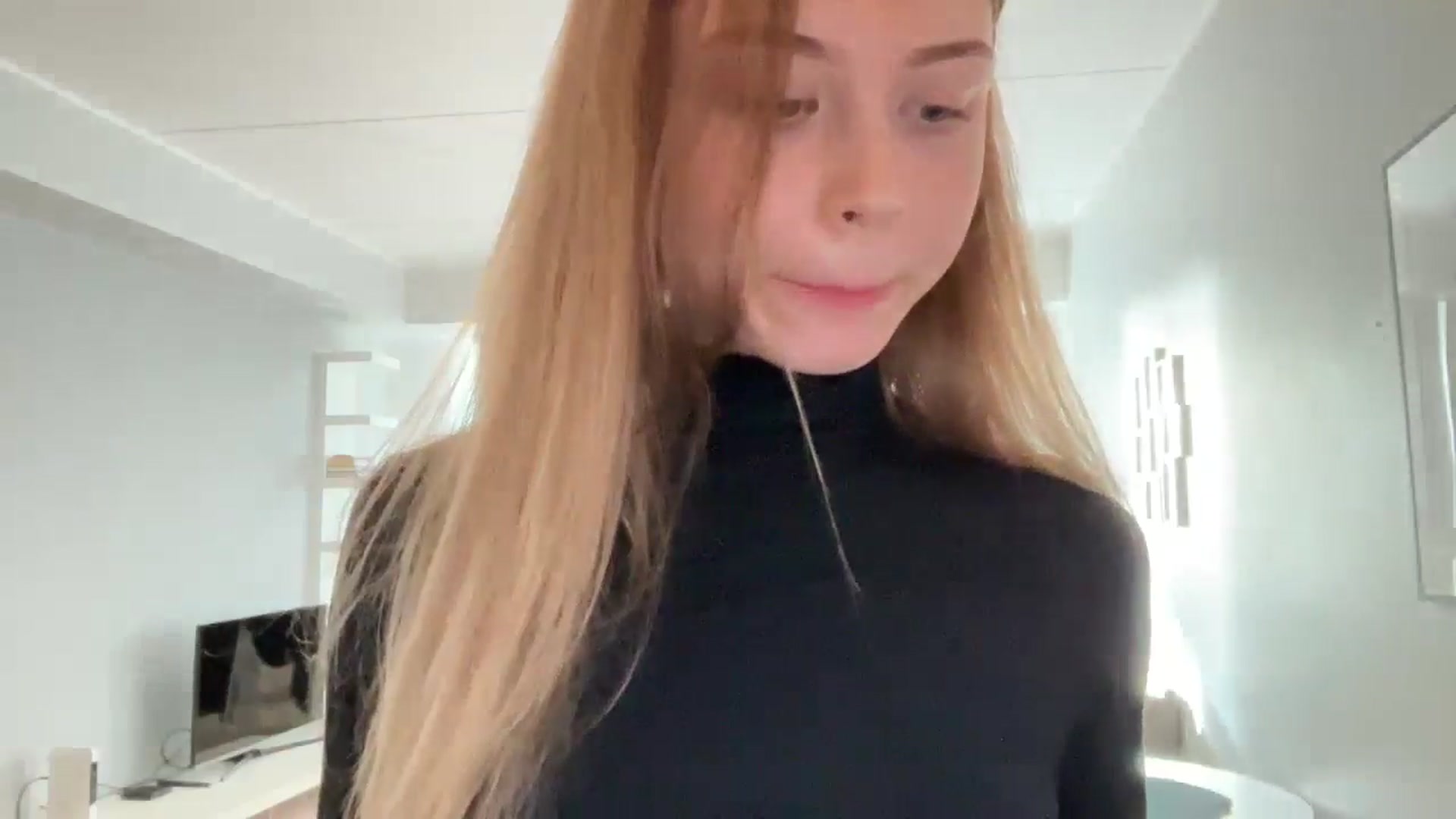 Gallery image thumbnail from Coconut_dream's myfreecams stream on, 10/06/2024, 11:05 image 14 of 20
