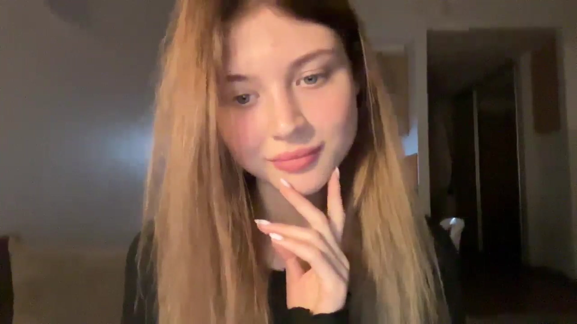 Gallery image thumbnail from Coconut_dream's myfreecams stream on, 10/07/2024, 19:52 image 6 of 20