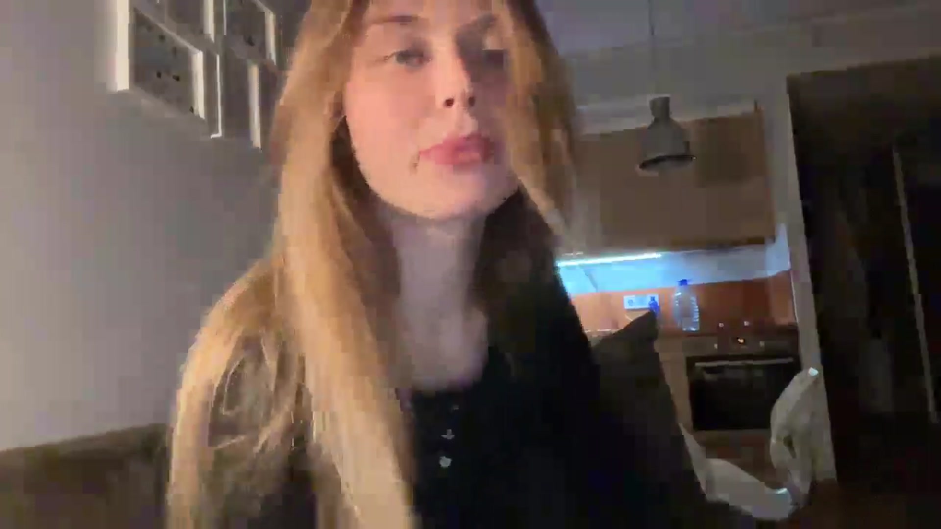 Gallery image thumbnail from Coconut_dream's myfreecams stream on, 10/07/2024, 19:52 image 4 of 20