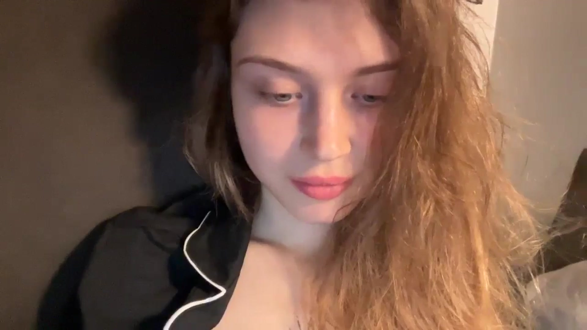 Gallery image thumbnail from Coconut_dream's myfreecams stream on, 10/14/2024, 20:29 image 12 of 20
